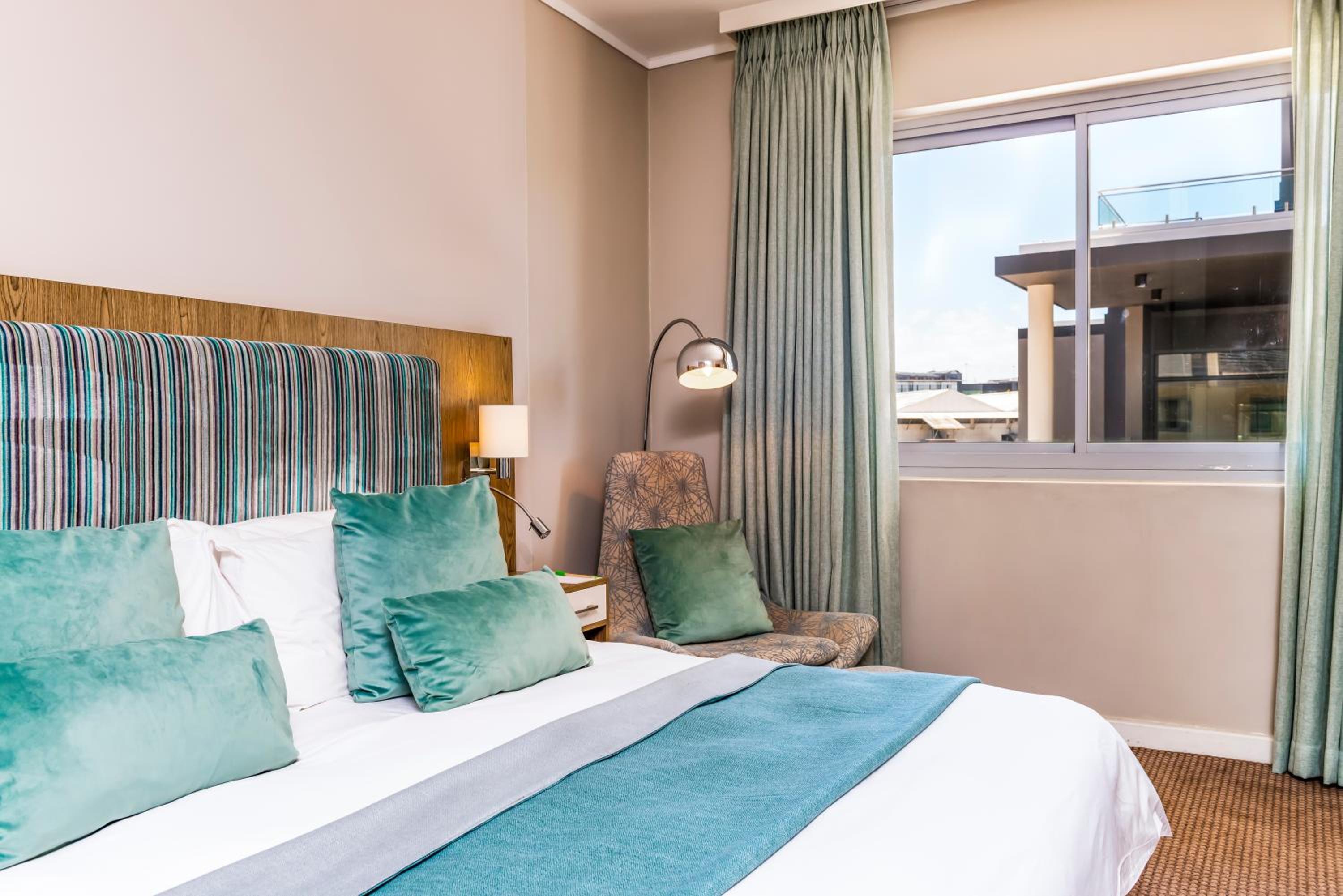 aha Harbour Bridge Hotel & Suites - Image 4