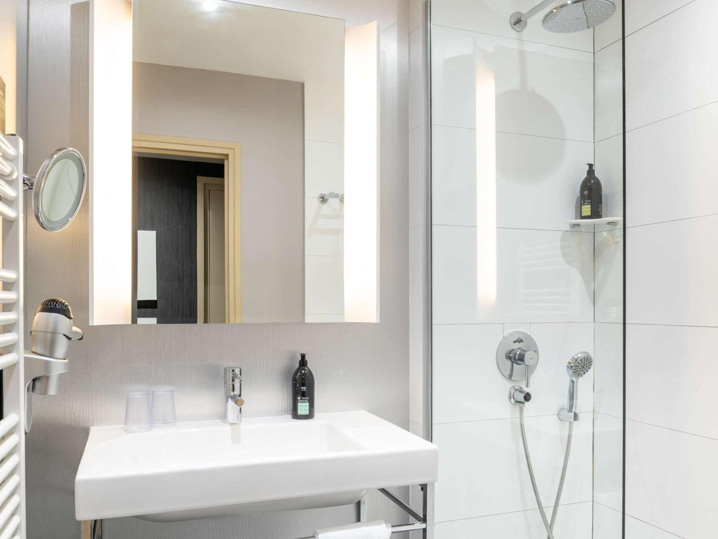 Puteaux Vacations - Aparthotel Adagio La Defense Esplanade - Property Image 1