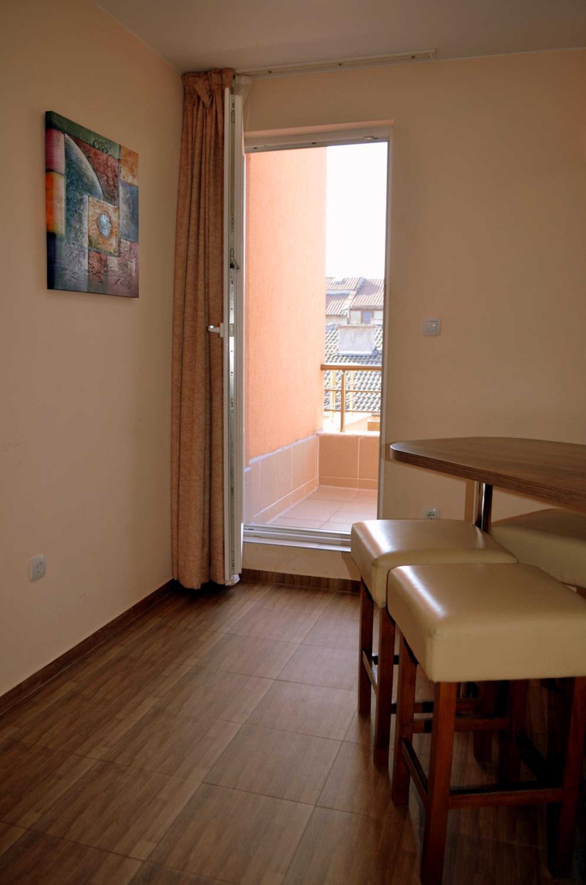 Photo 47