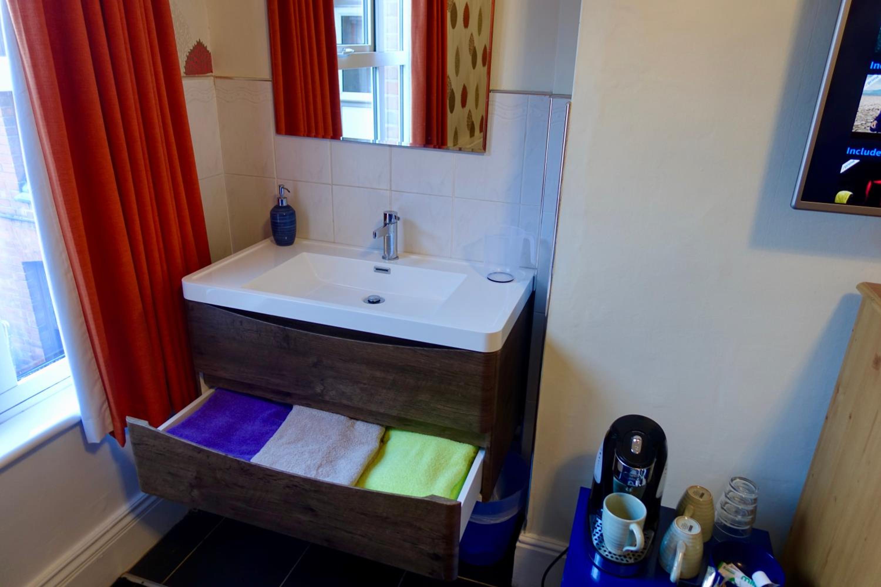 Leicester Vacations - Abinger Guest House - Property Image 26