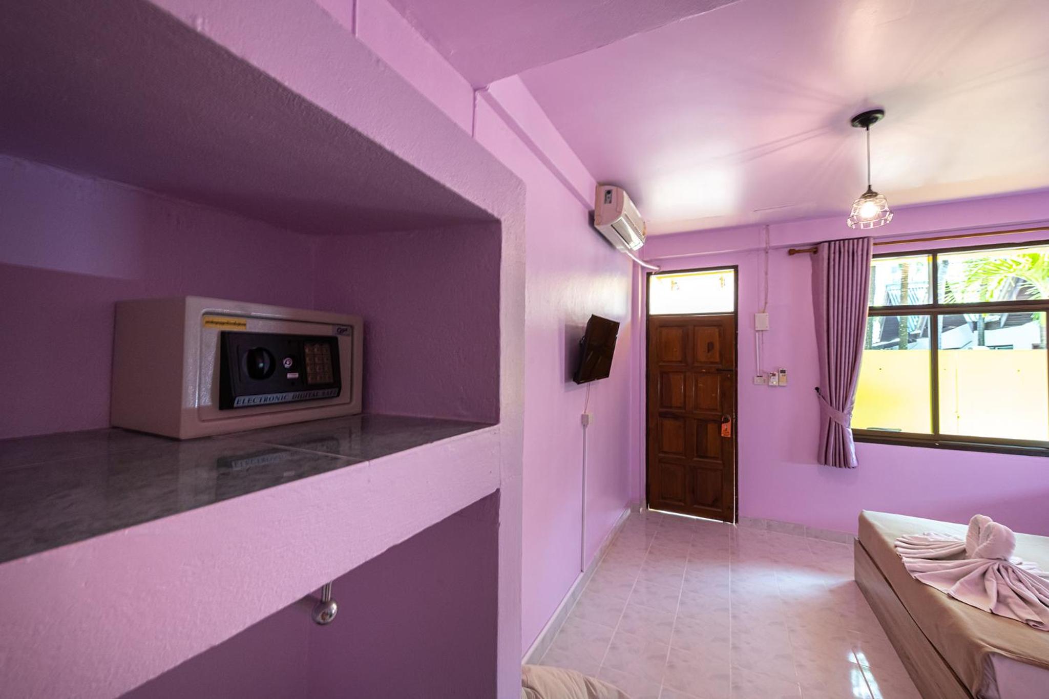 myPatong Social Hostel