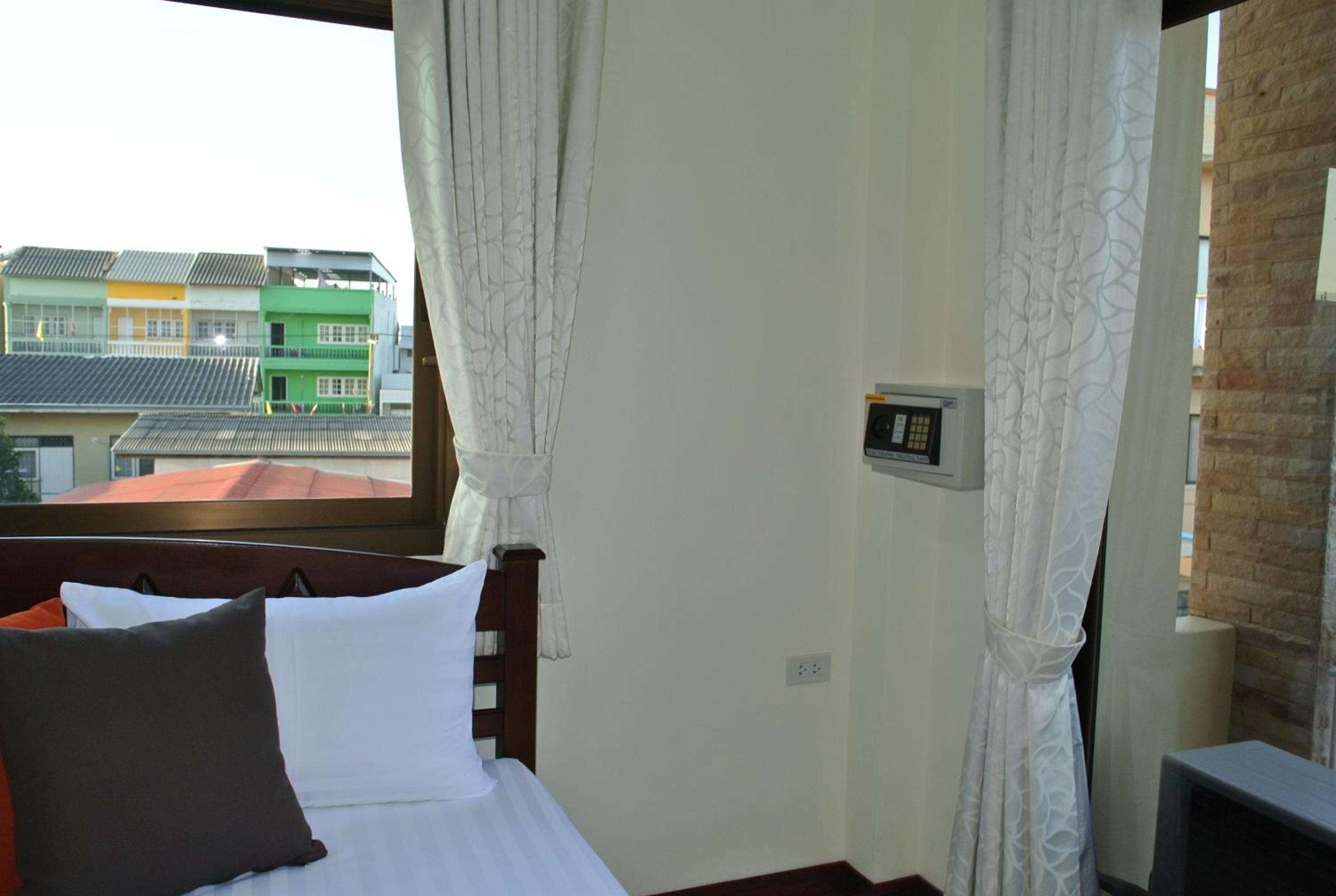 Baan Taweesuk Guest House