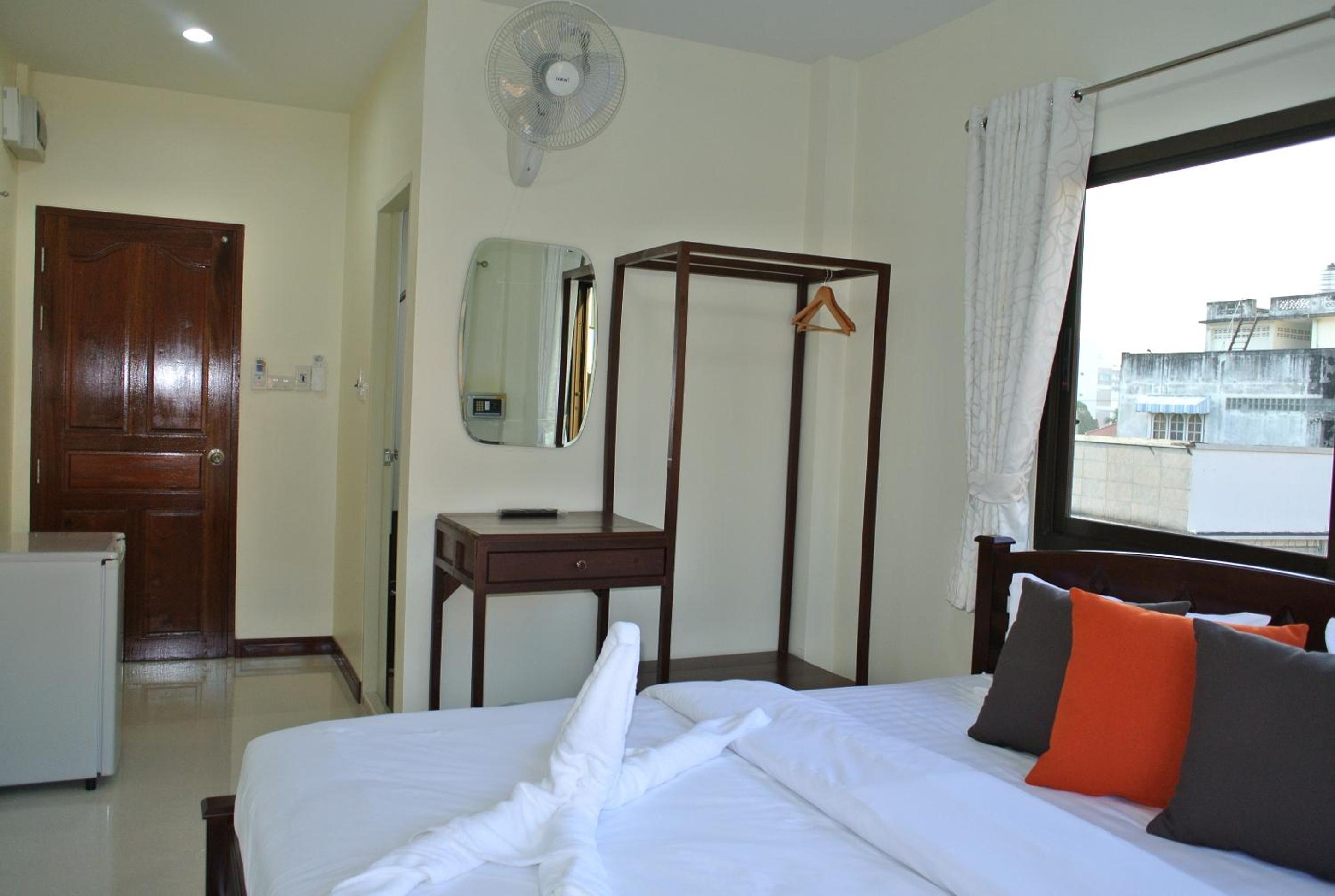 Baan Taweesuk Guest House