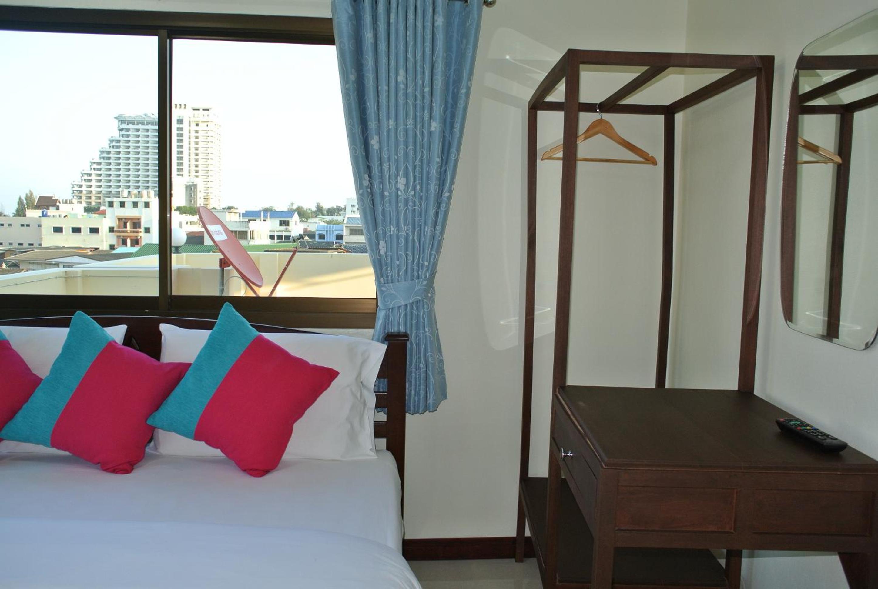 Baan Taweesuk Guest House