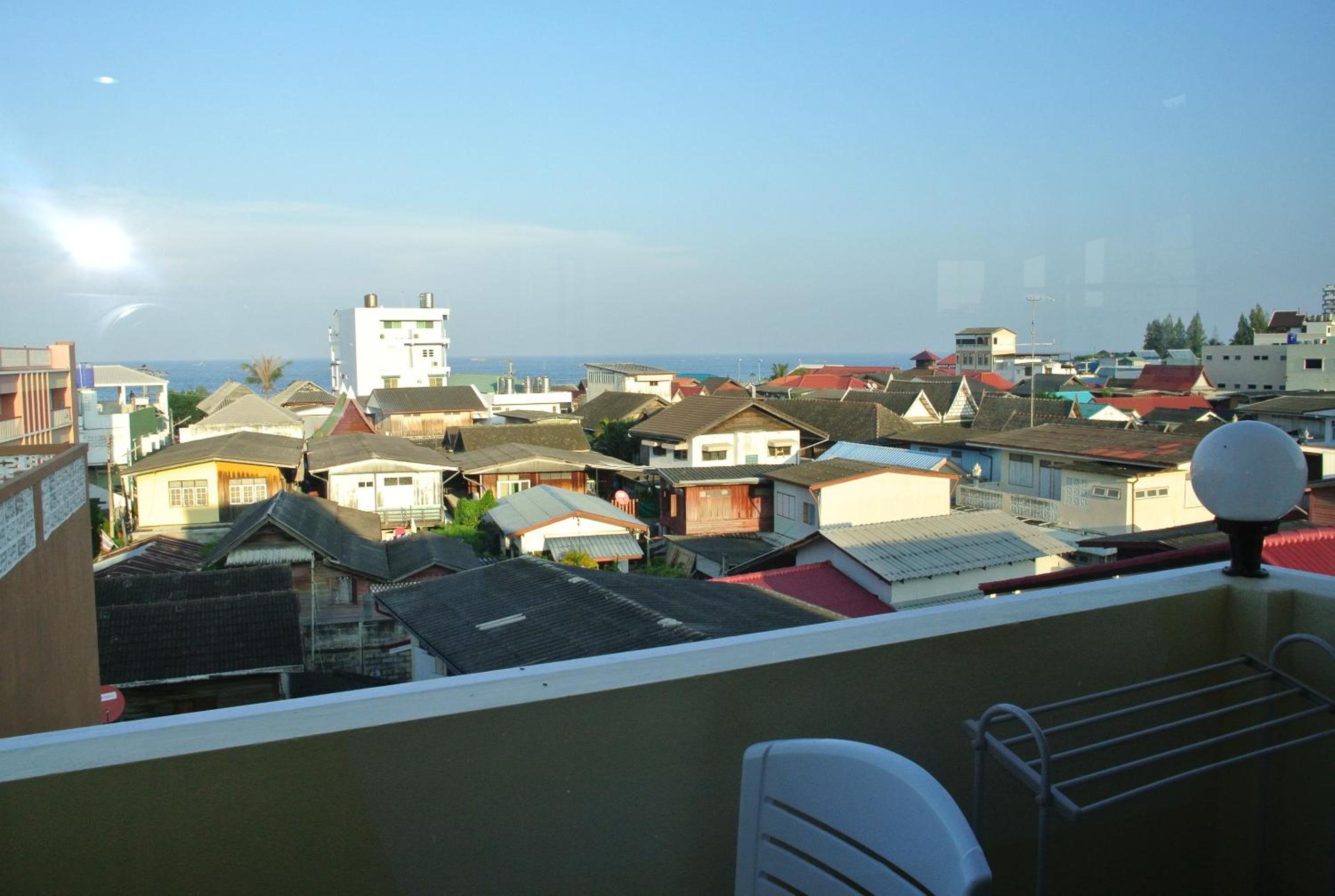 Baan Taweesuk Guest House