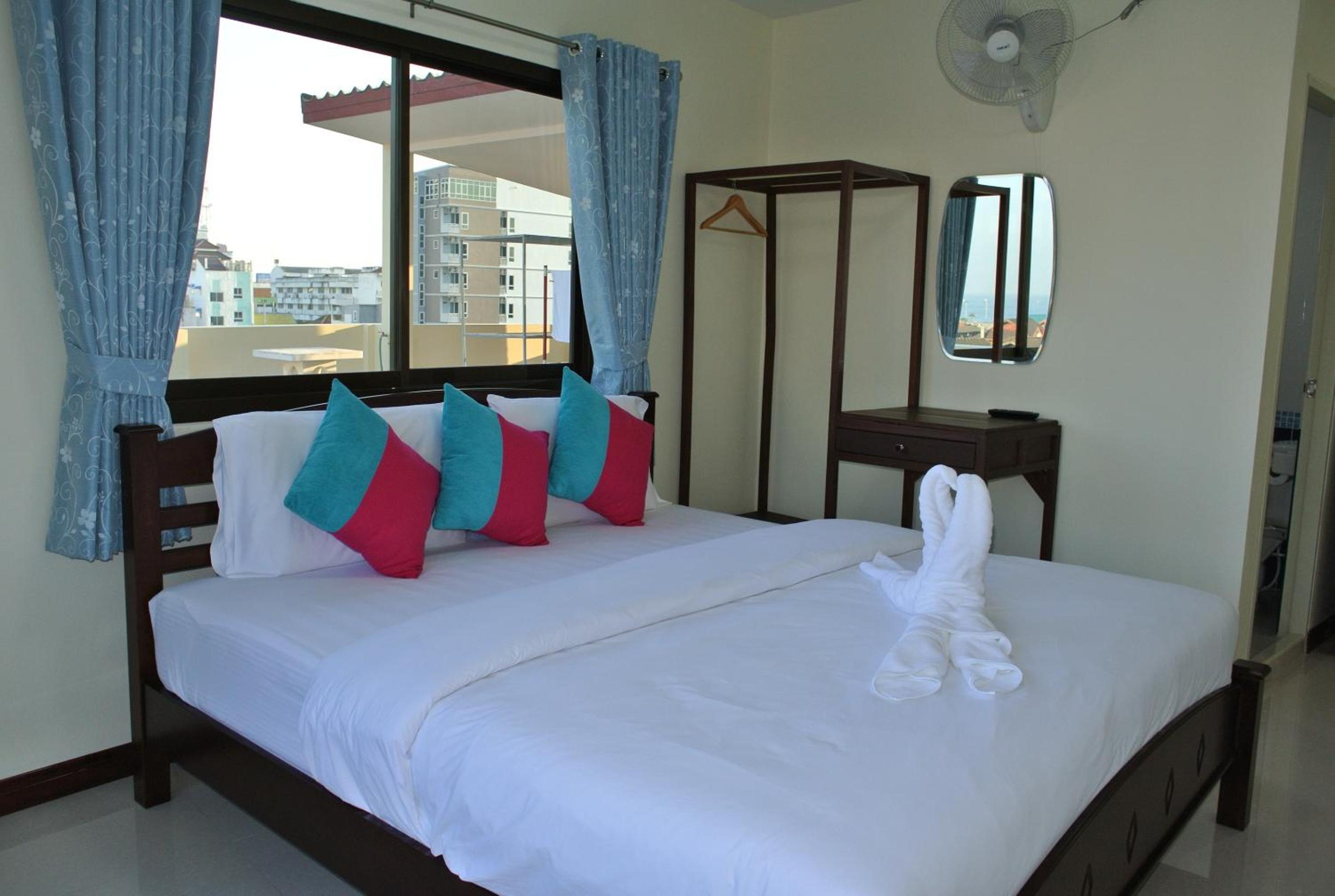Baan Taweesuk Guest House