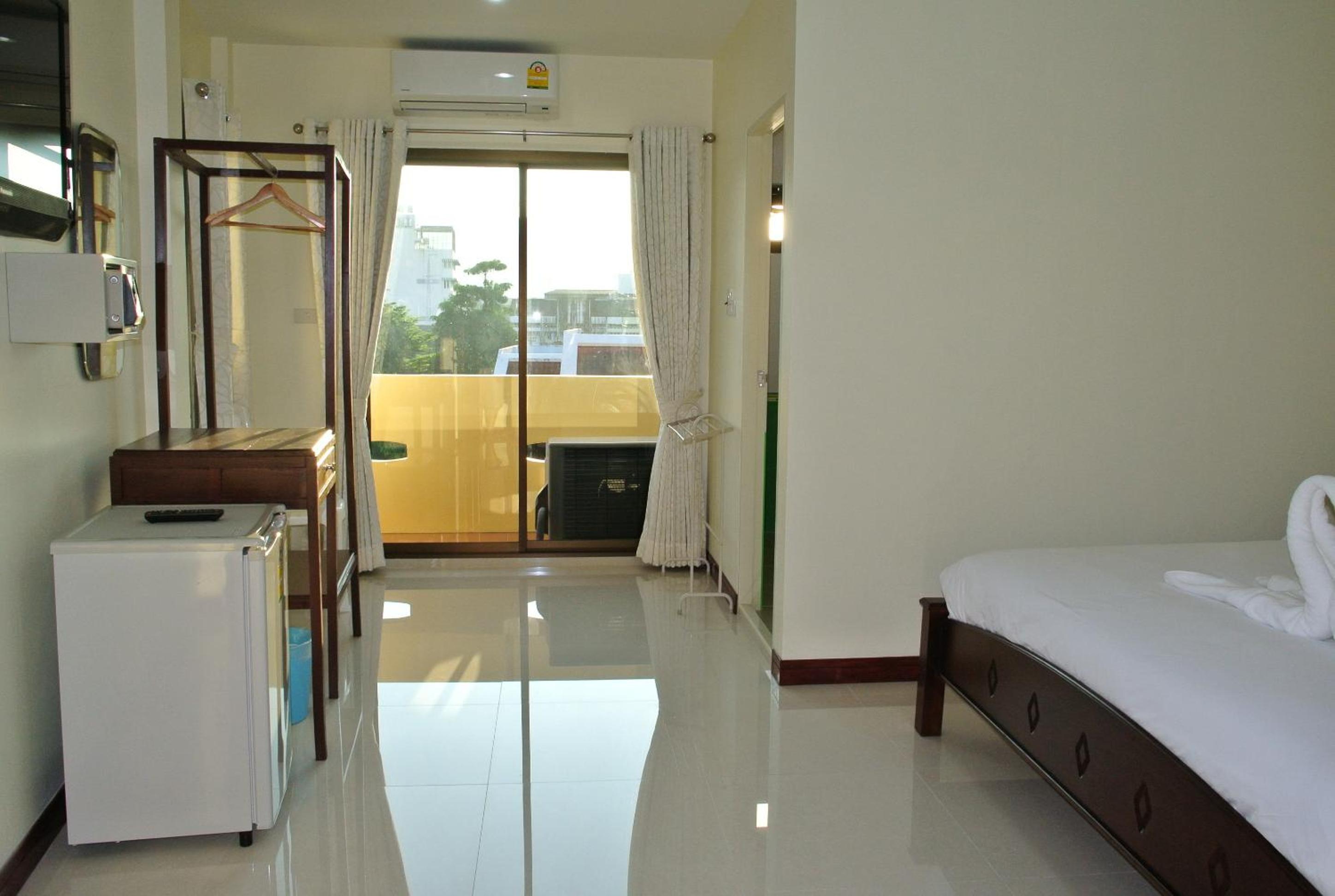 Baan Taweesuk Guest House