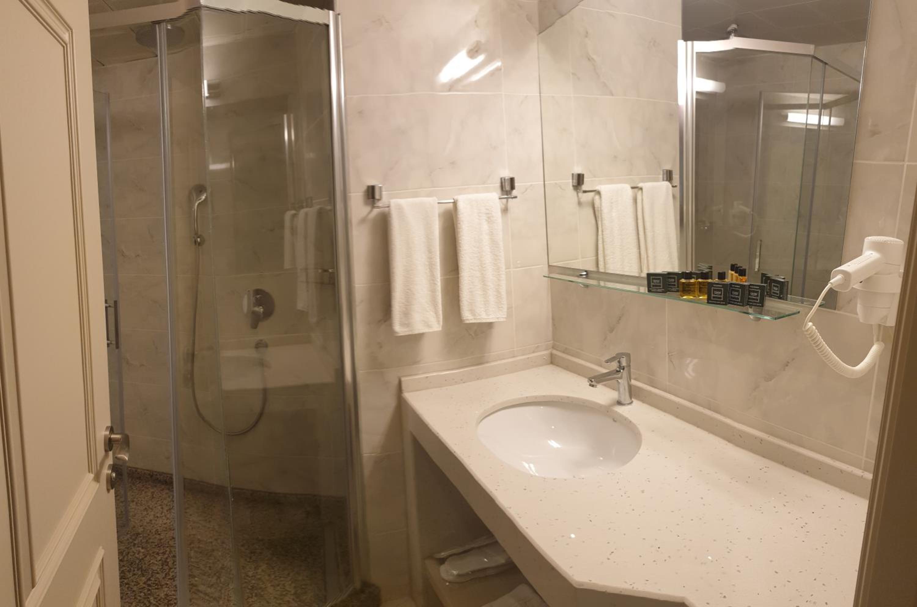 Martinenz Hotel - Image 49