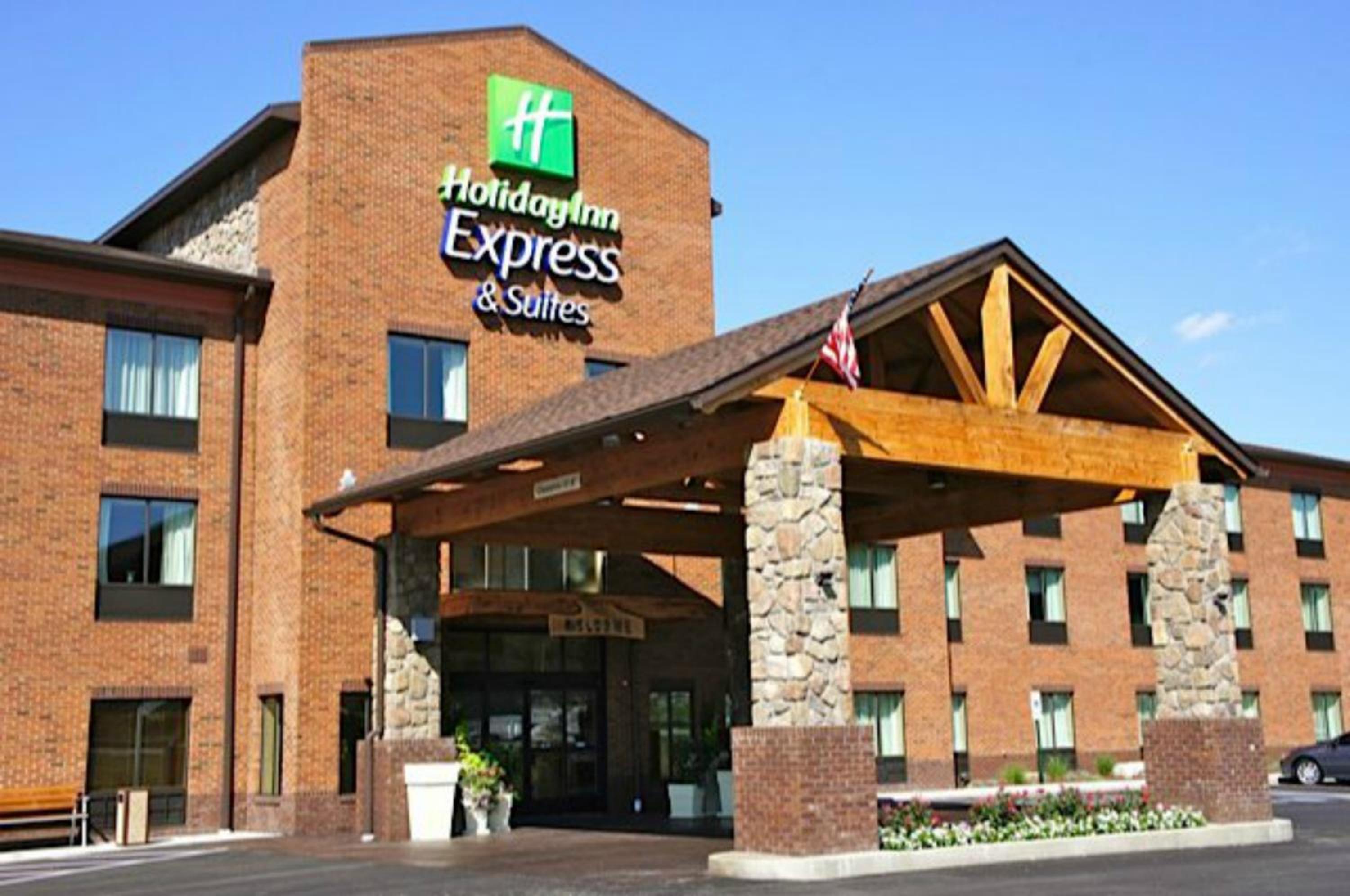 Hotel Holiday Inn Express & Suites Donegal, an IHG Hotel - Image 1