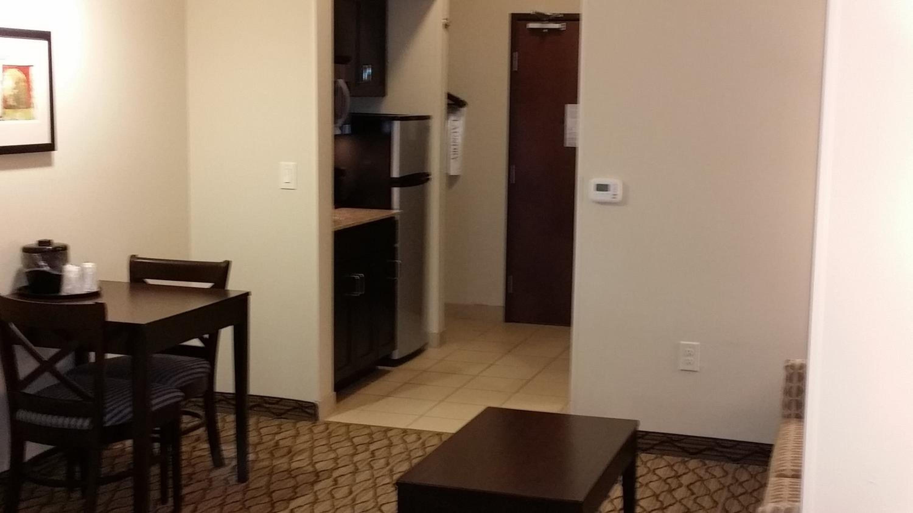 Deming Vacations - Holiday Inn Express  Suites Deming Mimbres Valley, an IHG Hotel - Property Image 4
