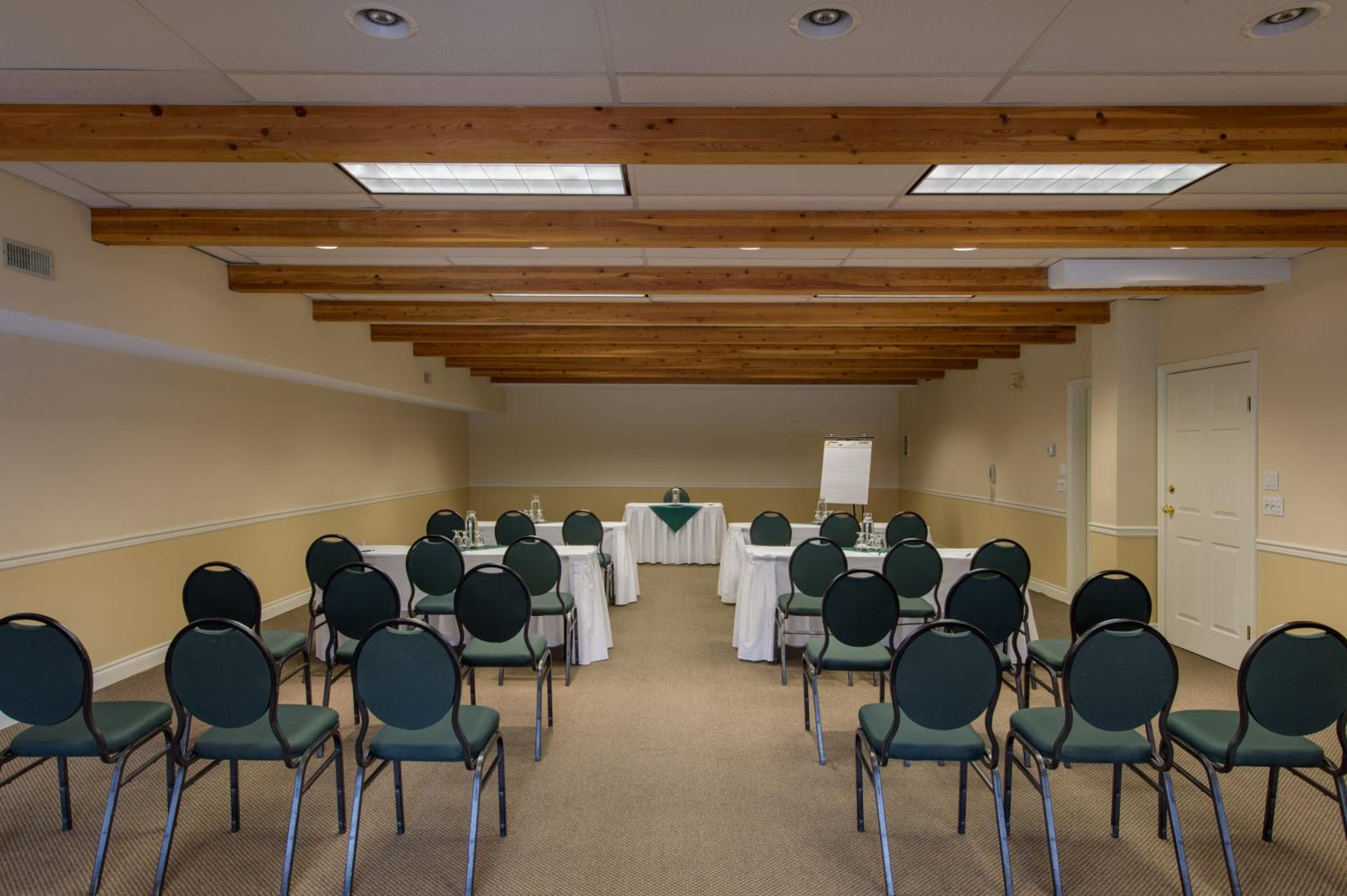 South Thompson Inn & Conference Centre 35