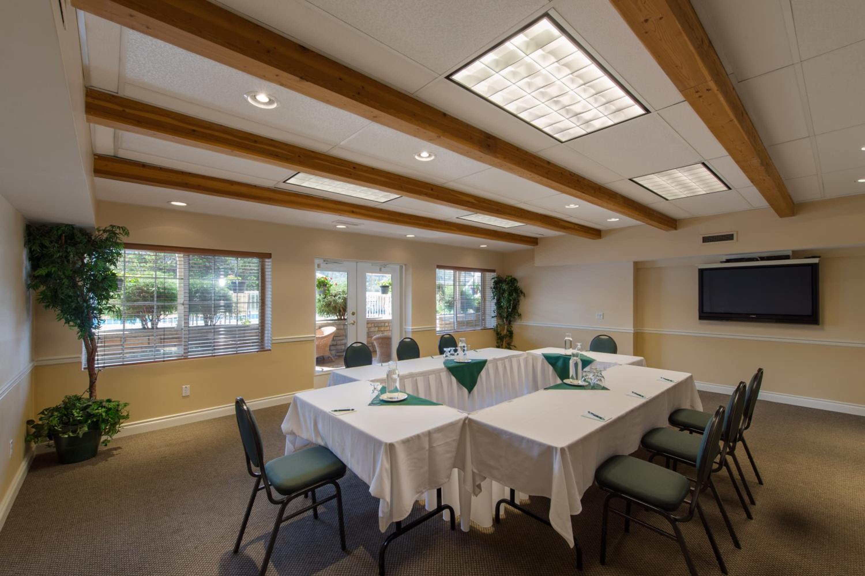 South Thompson Inn & Conference Centre 37