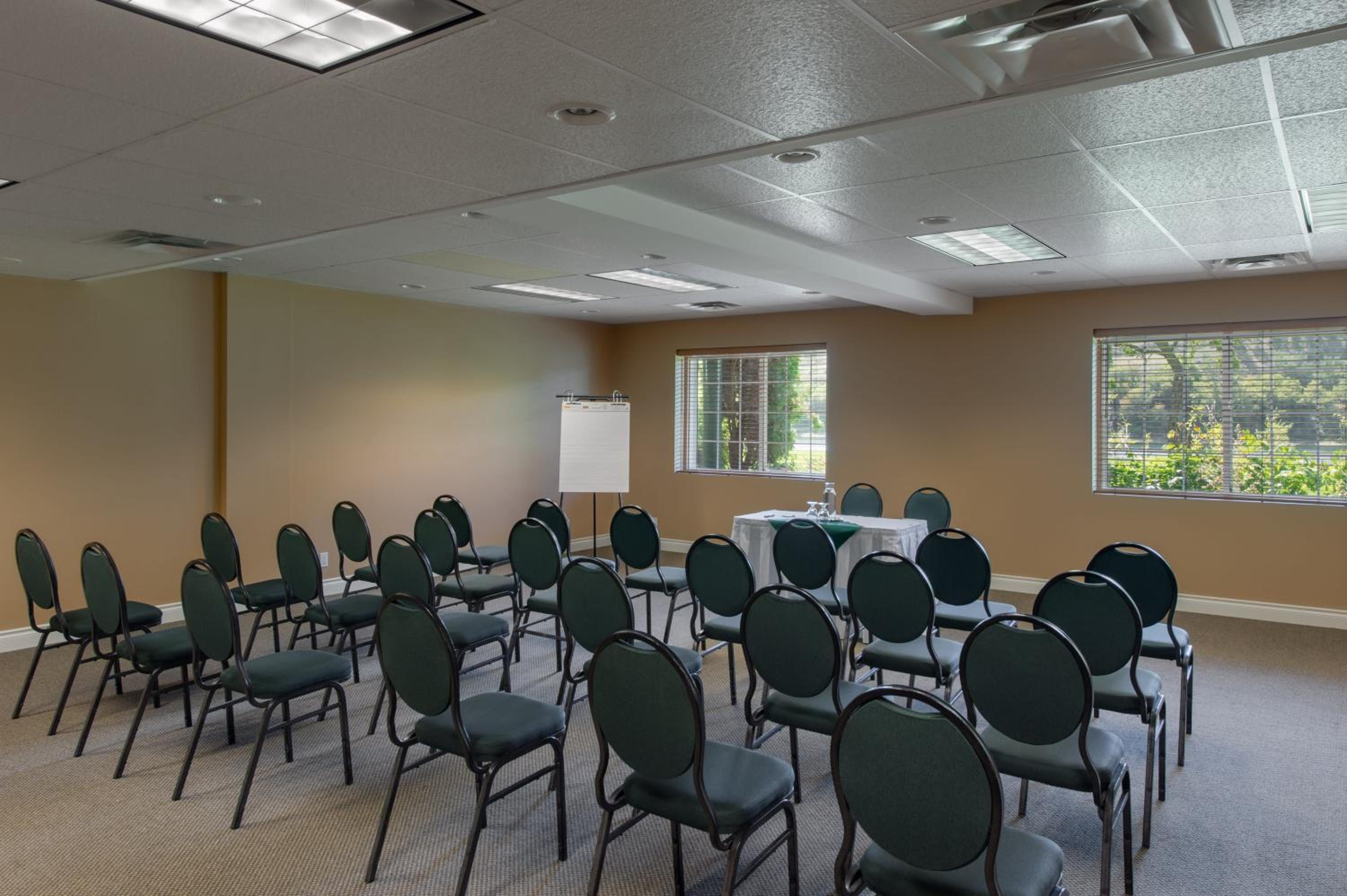 South Thompson Inn & Conference Centre 38