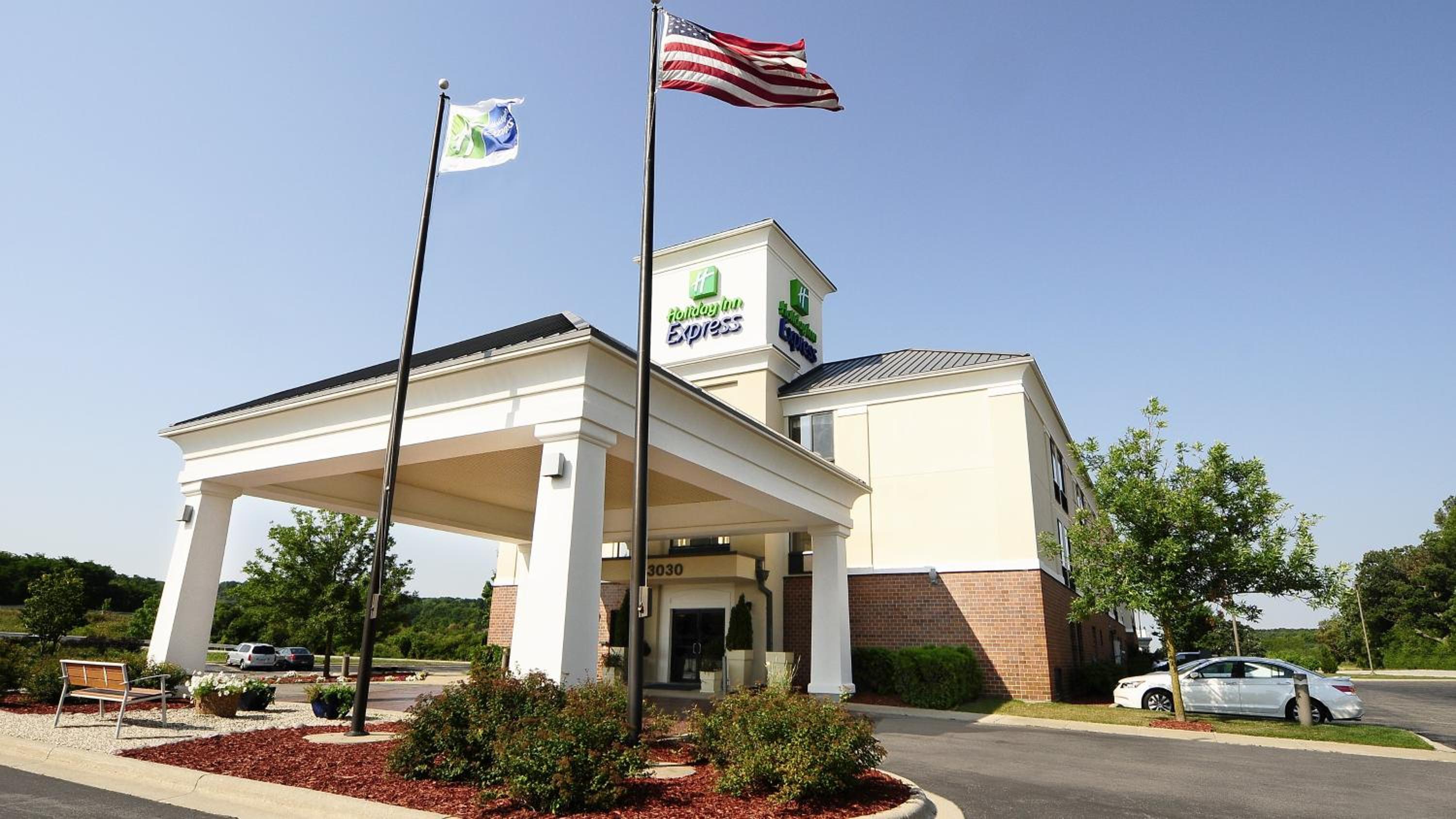 Hotel Holiday Inn Express & Suites Delafield By Ihg