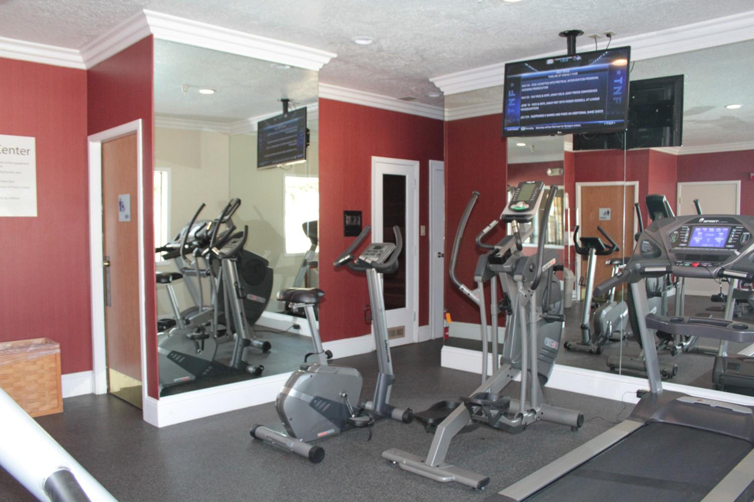 Red Bluff Vacations - Holiday Inn Express Corning, an IHG Hotel - Property Image 4
