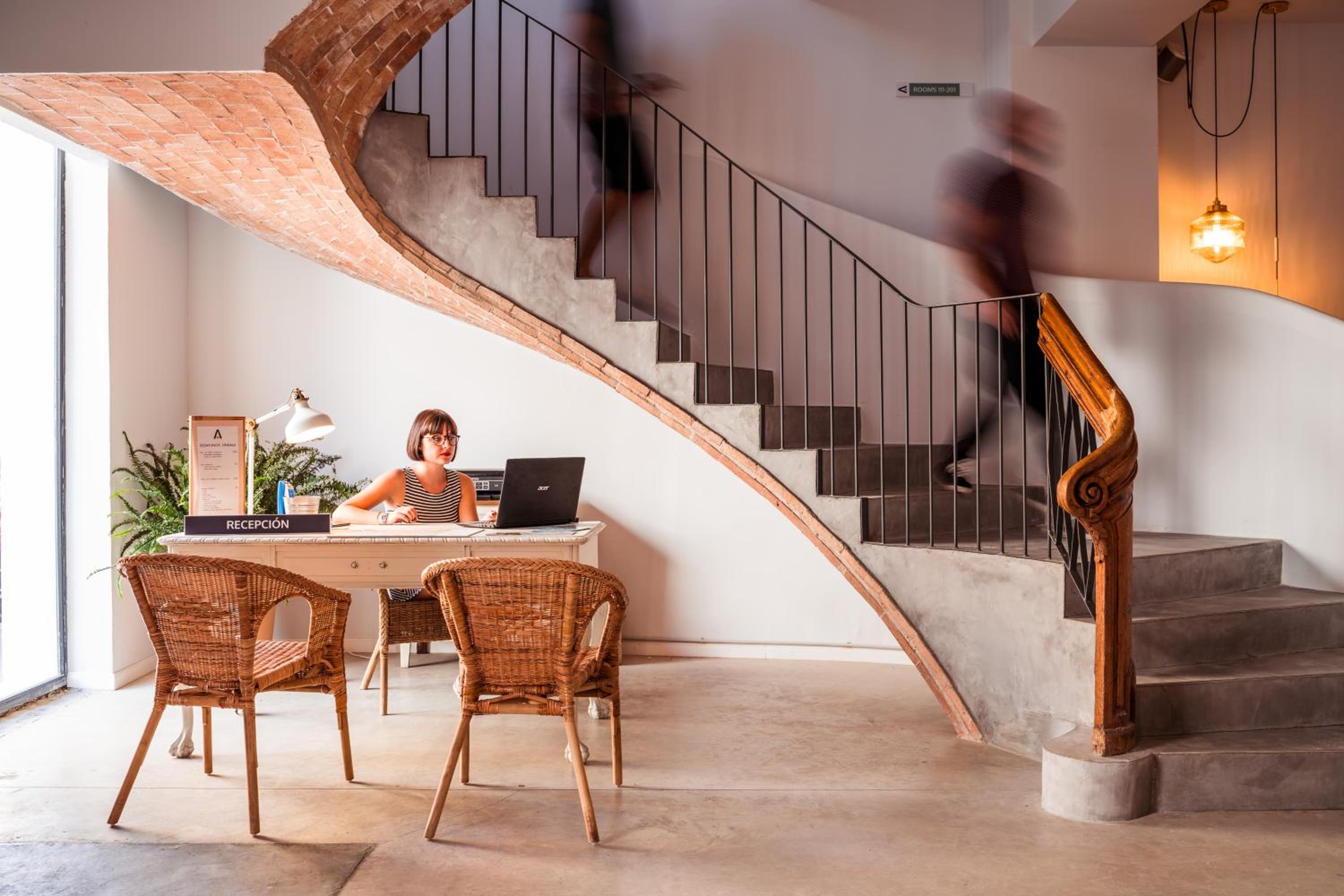 Lindala en Valencia — recepcion & lobby