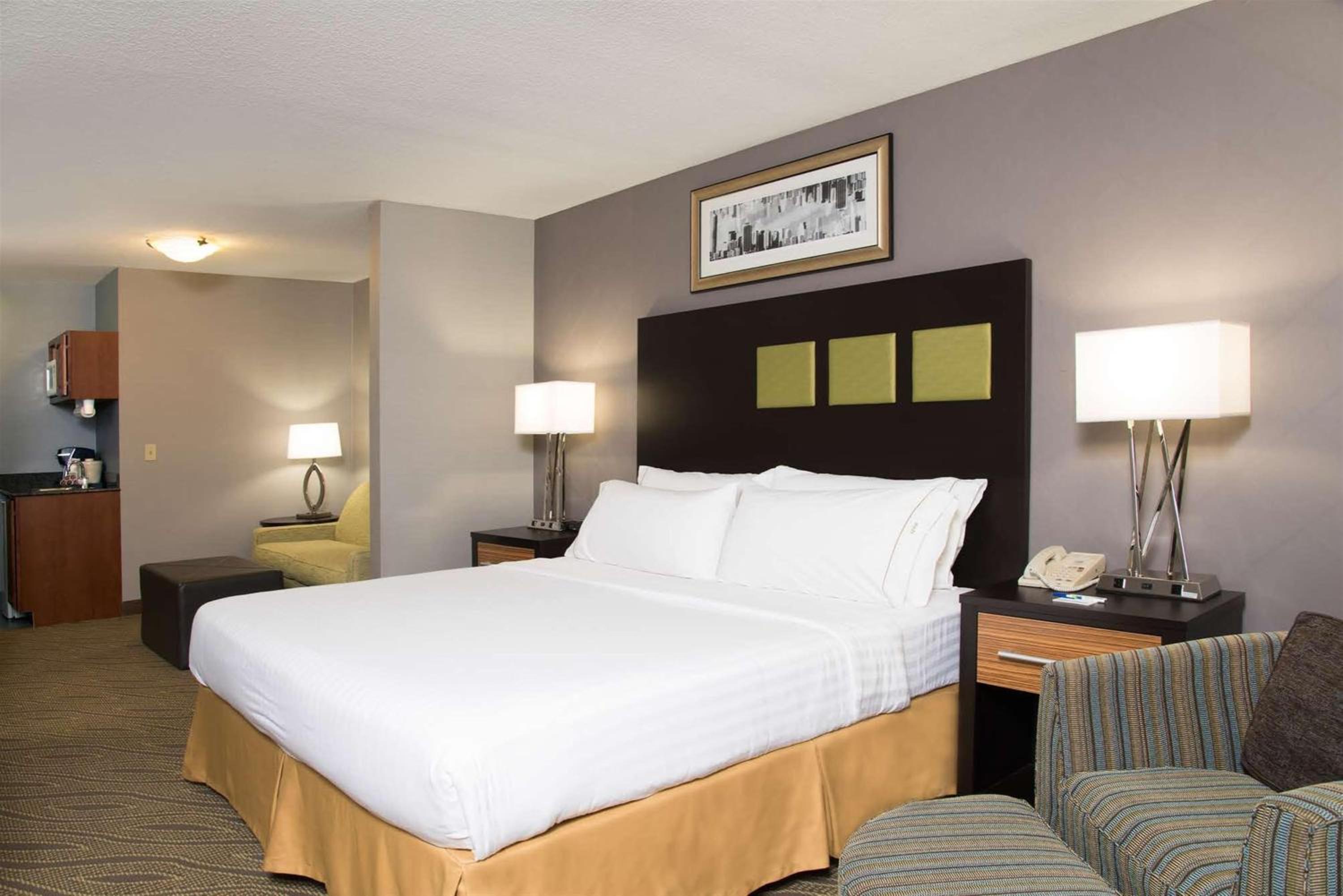 Danville Vacations - Holiday Inn Express  Suites Danville, an IHG Hotel - Property Image 14