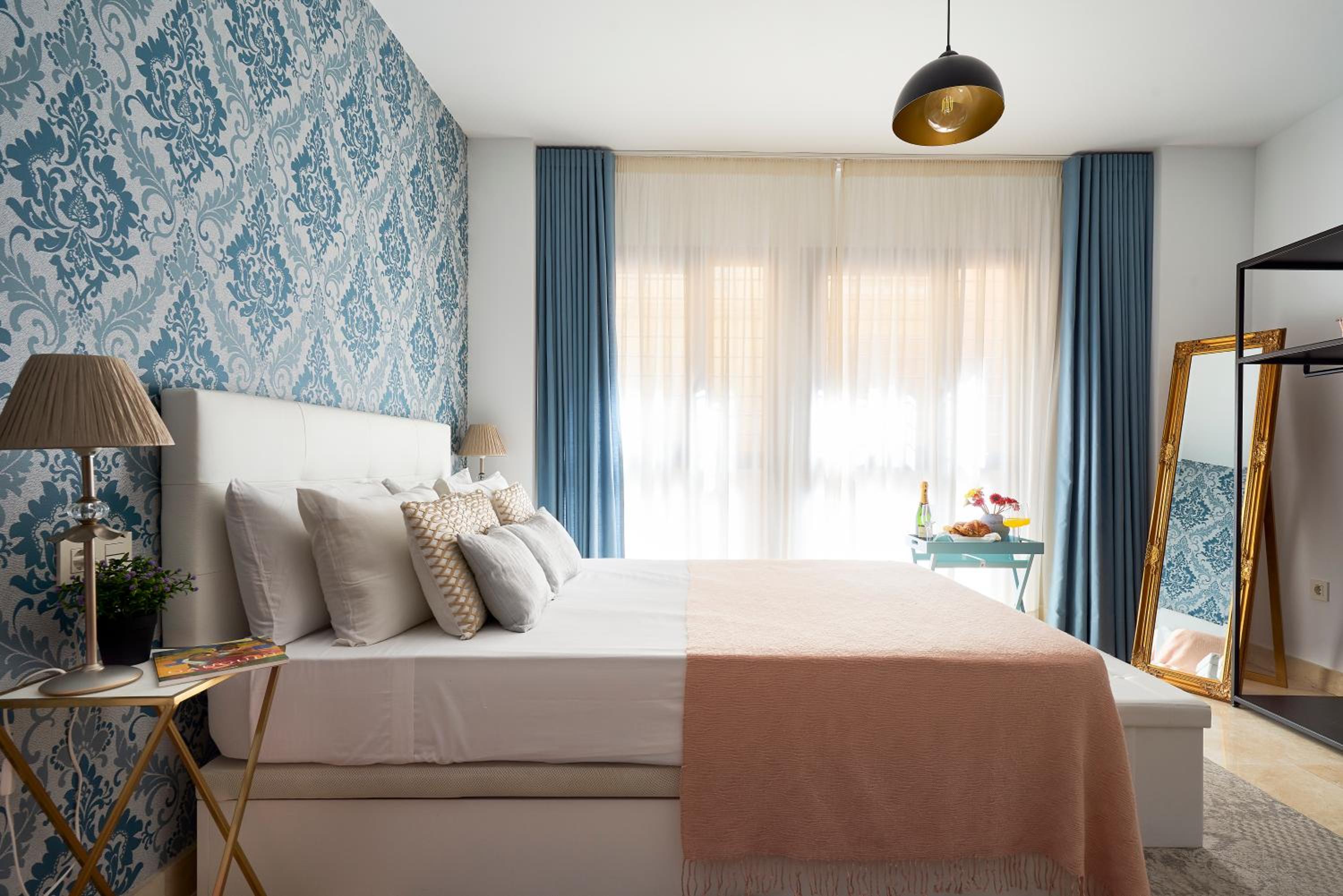 Studio Deluxe with Shared Roof Terrace
