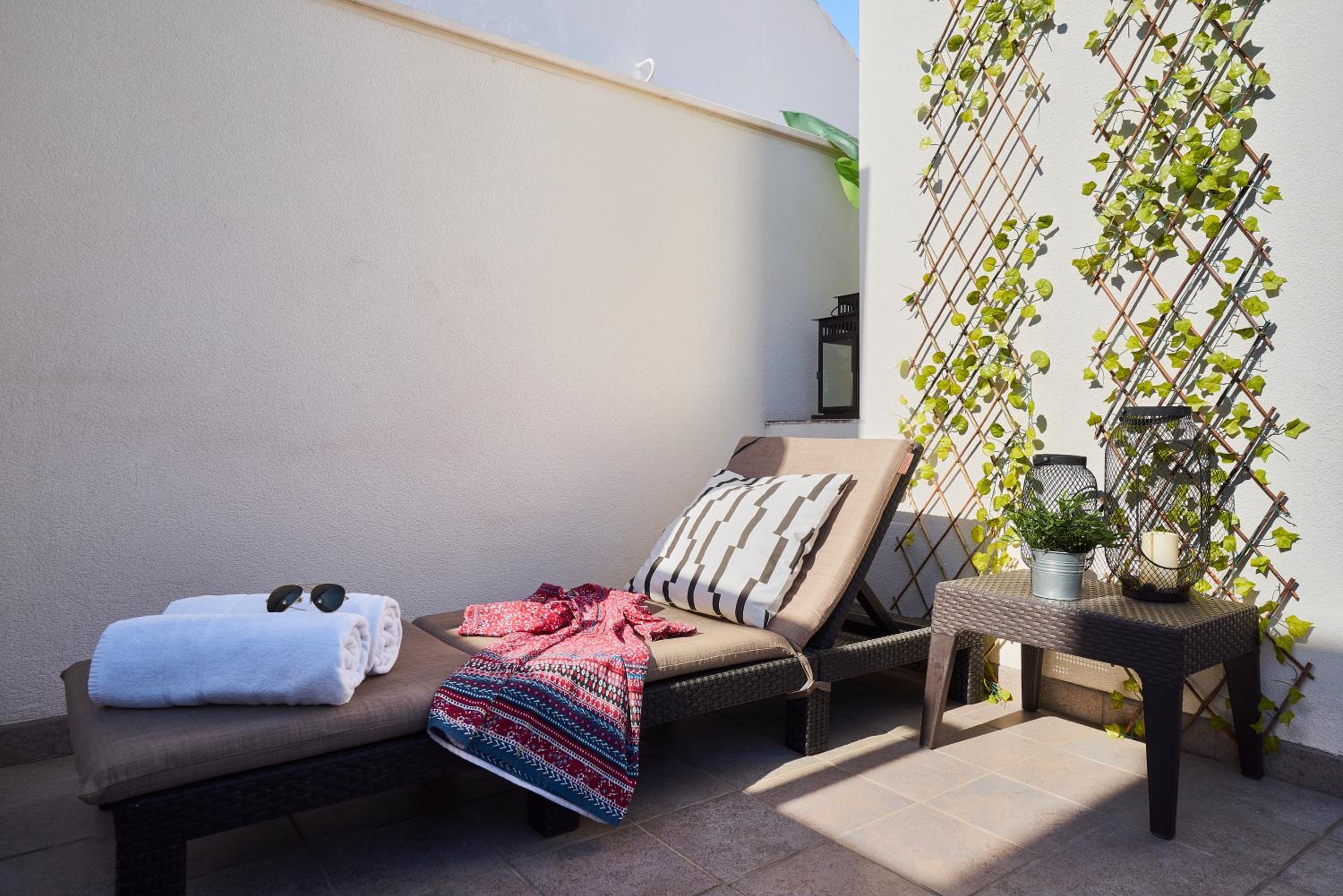 Studio Deluxe with Shared Roof Terrace
