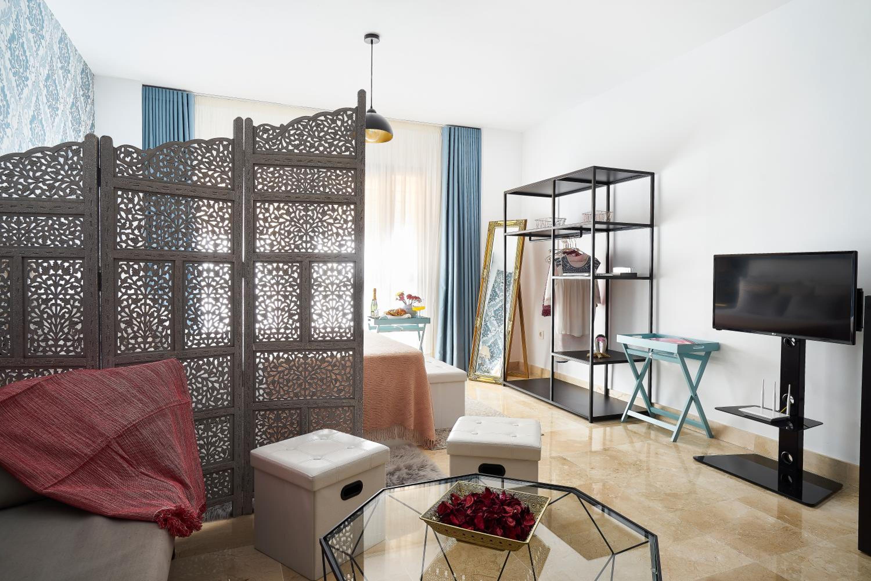 Studio Deluxe with Shared Roof Terrace