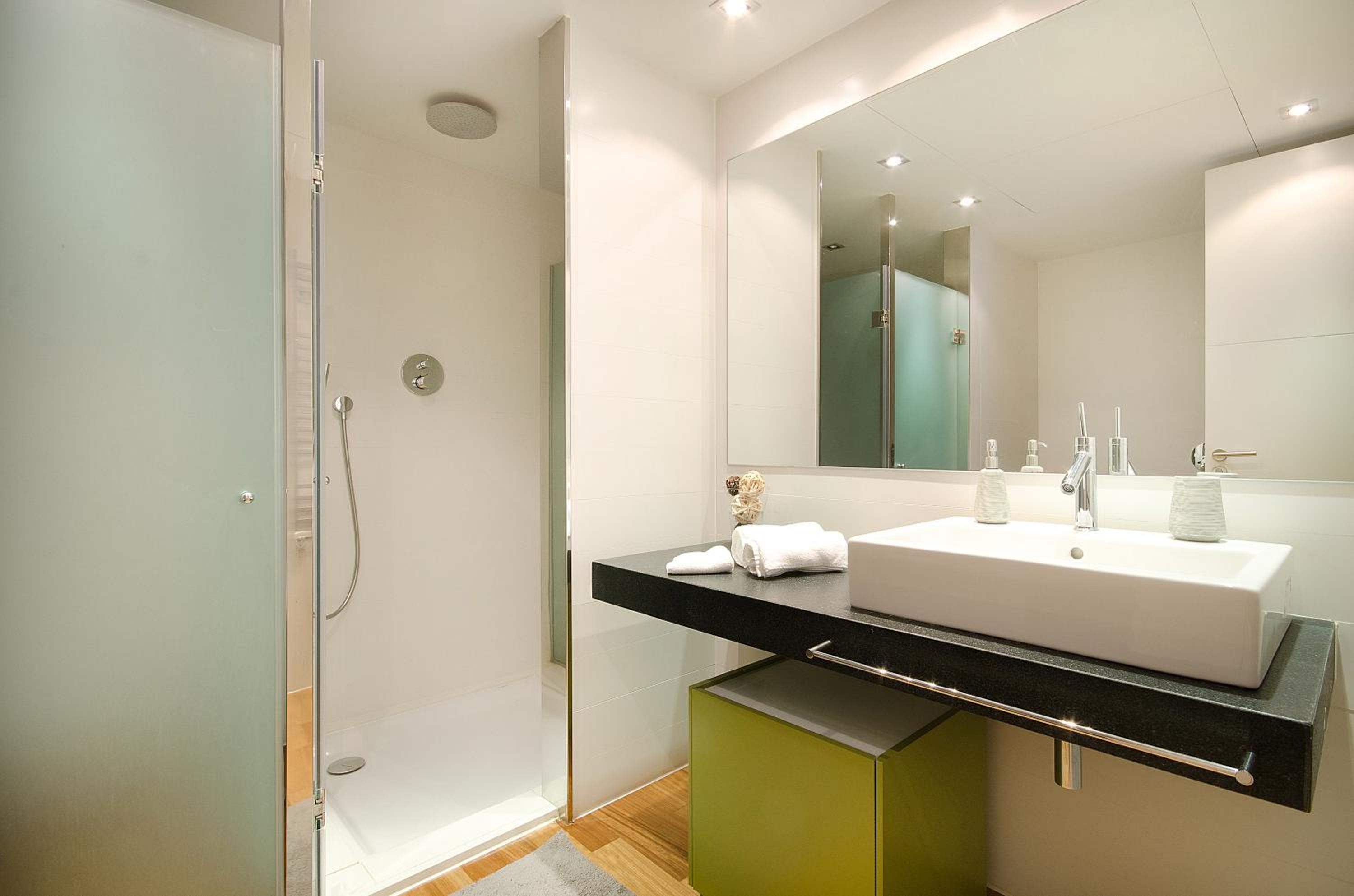 You Stylish City Center Apartments
