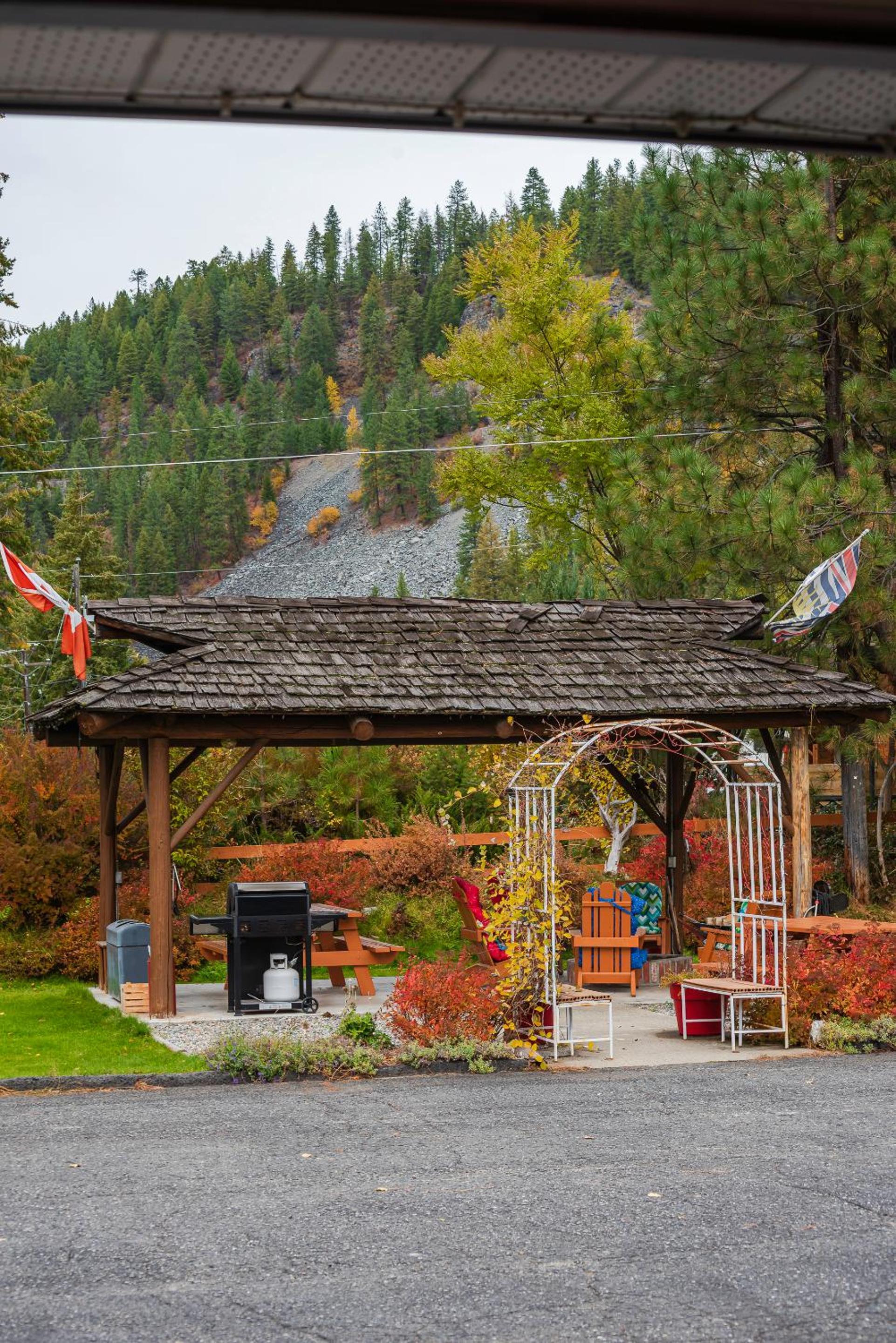 Lakeview Motel