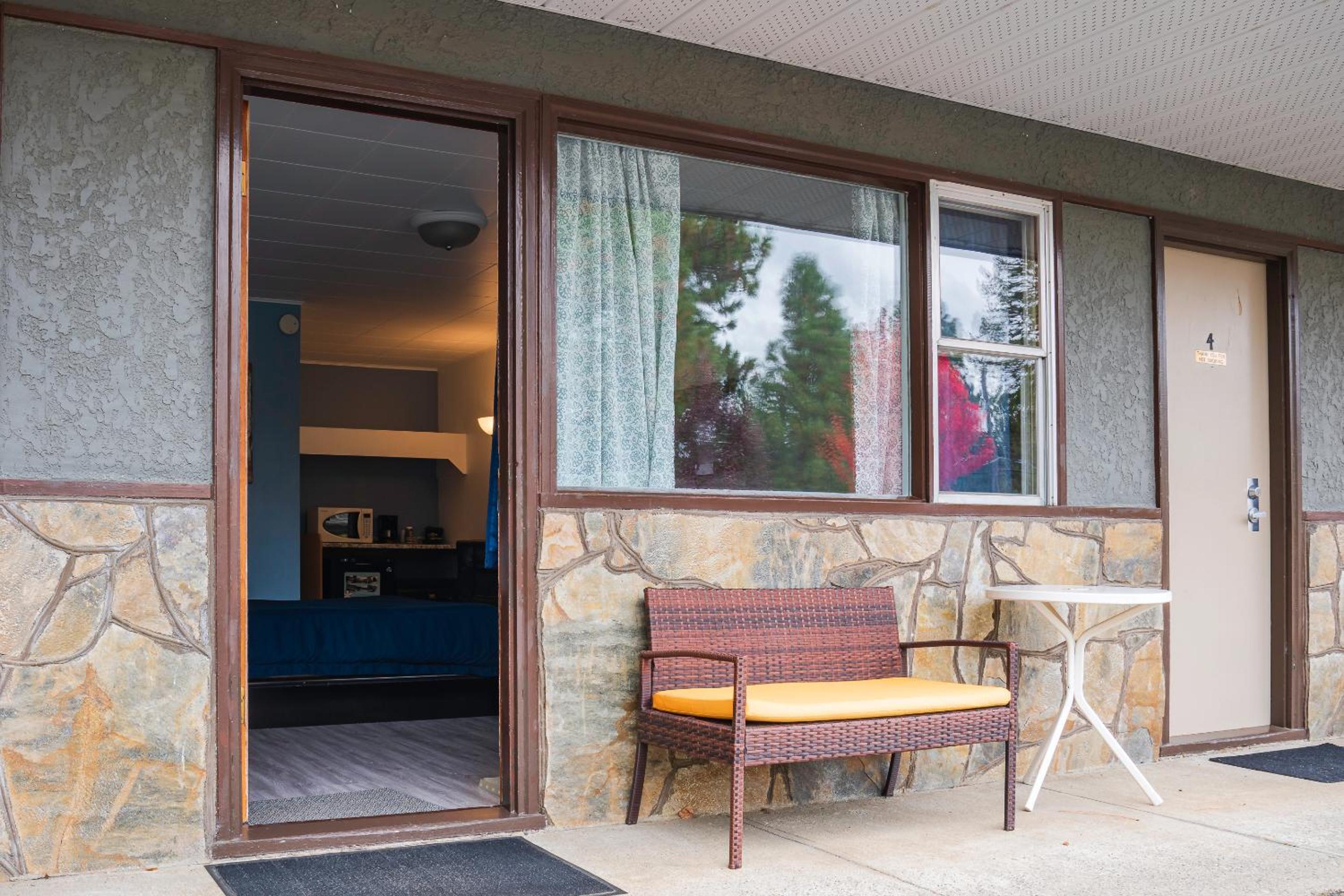 Lakeview Motel
