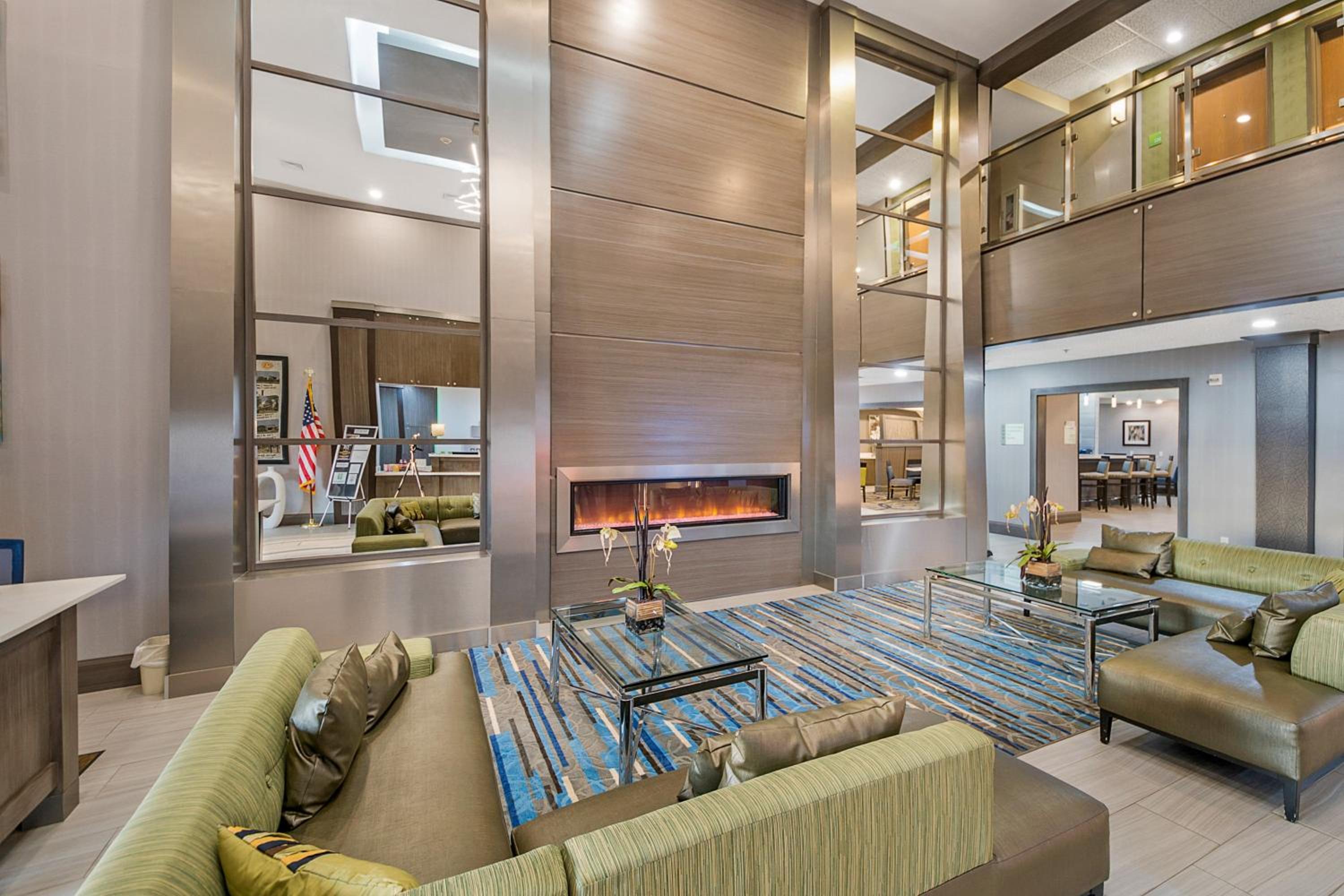 Longview Vacations - Holiday Inn Longview - North, an IHG Hotel - Property Image 26