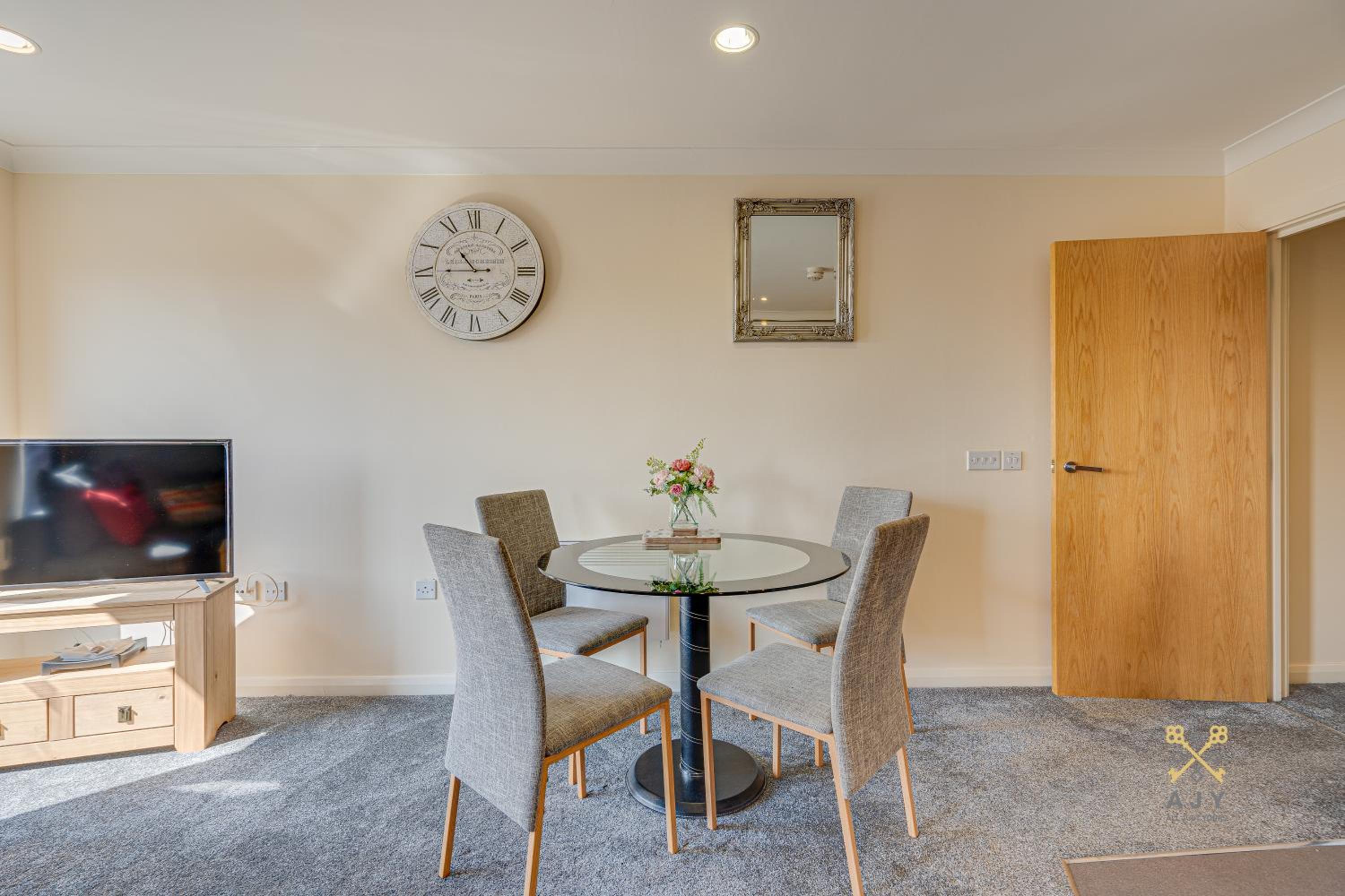Mica Point City Centre Apartment
