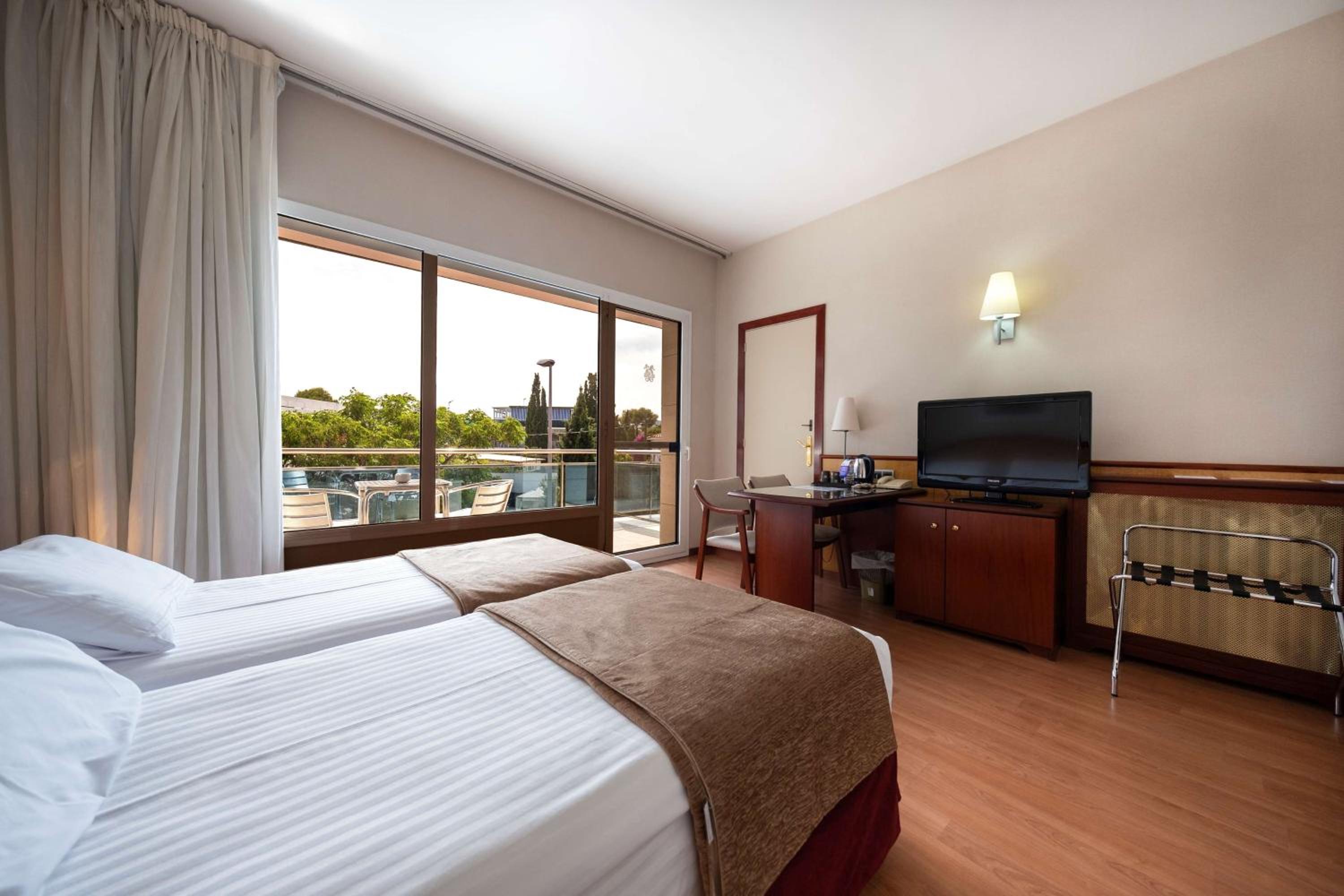 Barcelona Vacations - Best Western Hotel Mediterraneo - Property Image 10