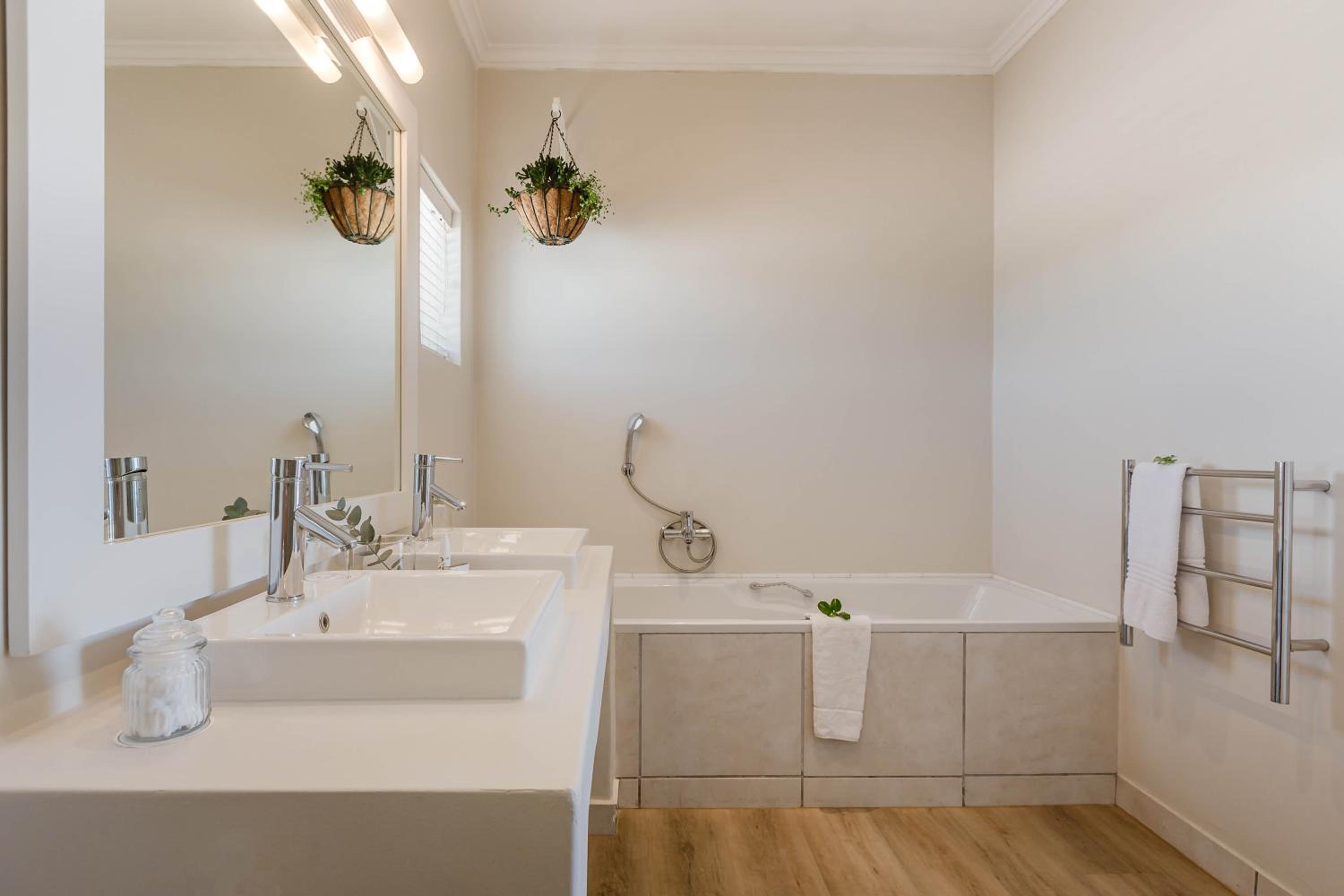 The Robberg Beach Lodge - Lion Roars Hotels & Lodges
