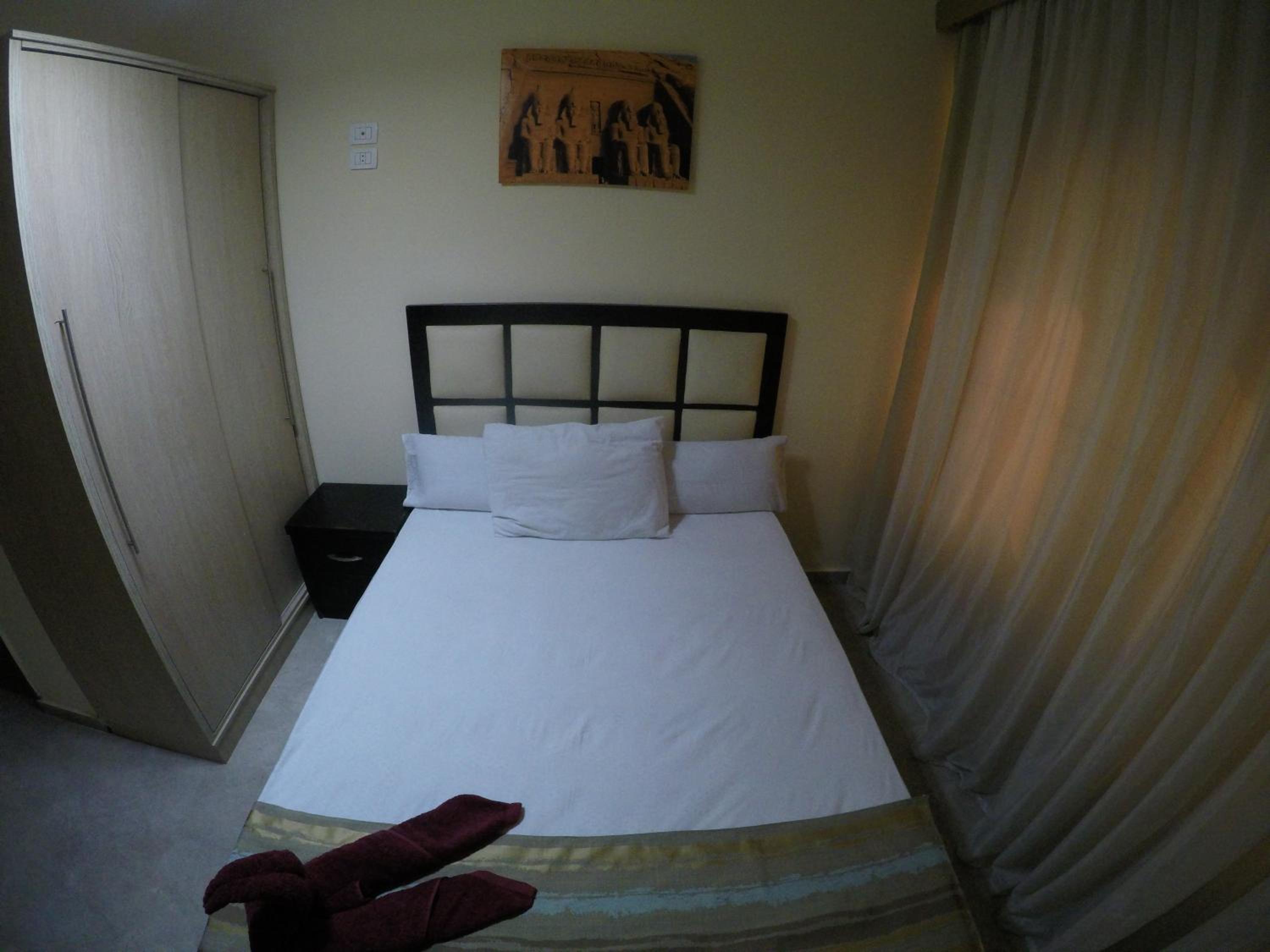 City Hotel