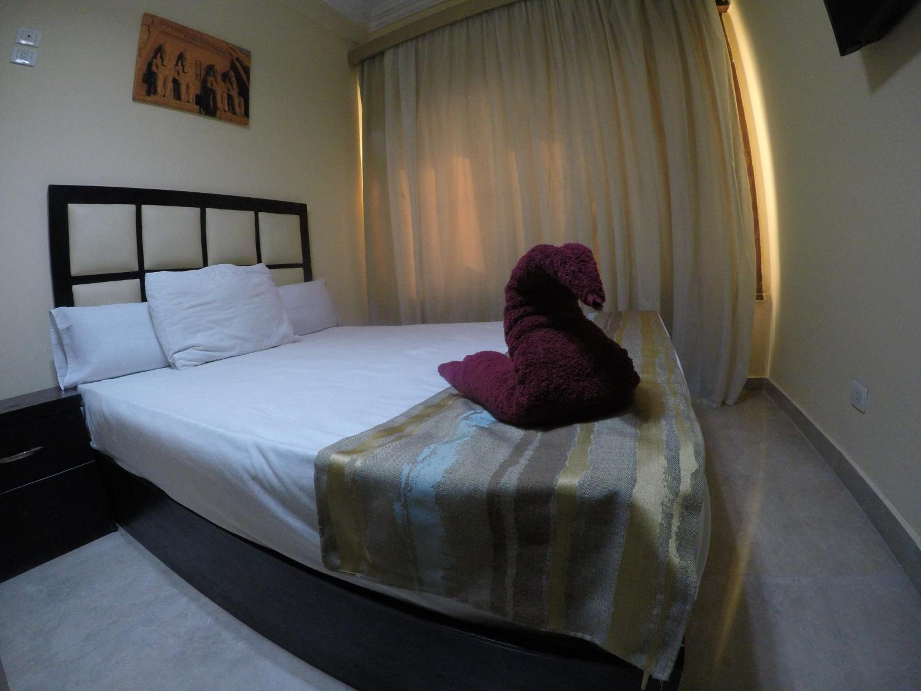 City Hotel