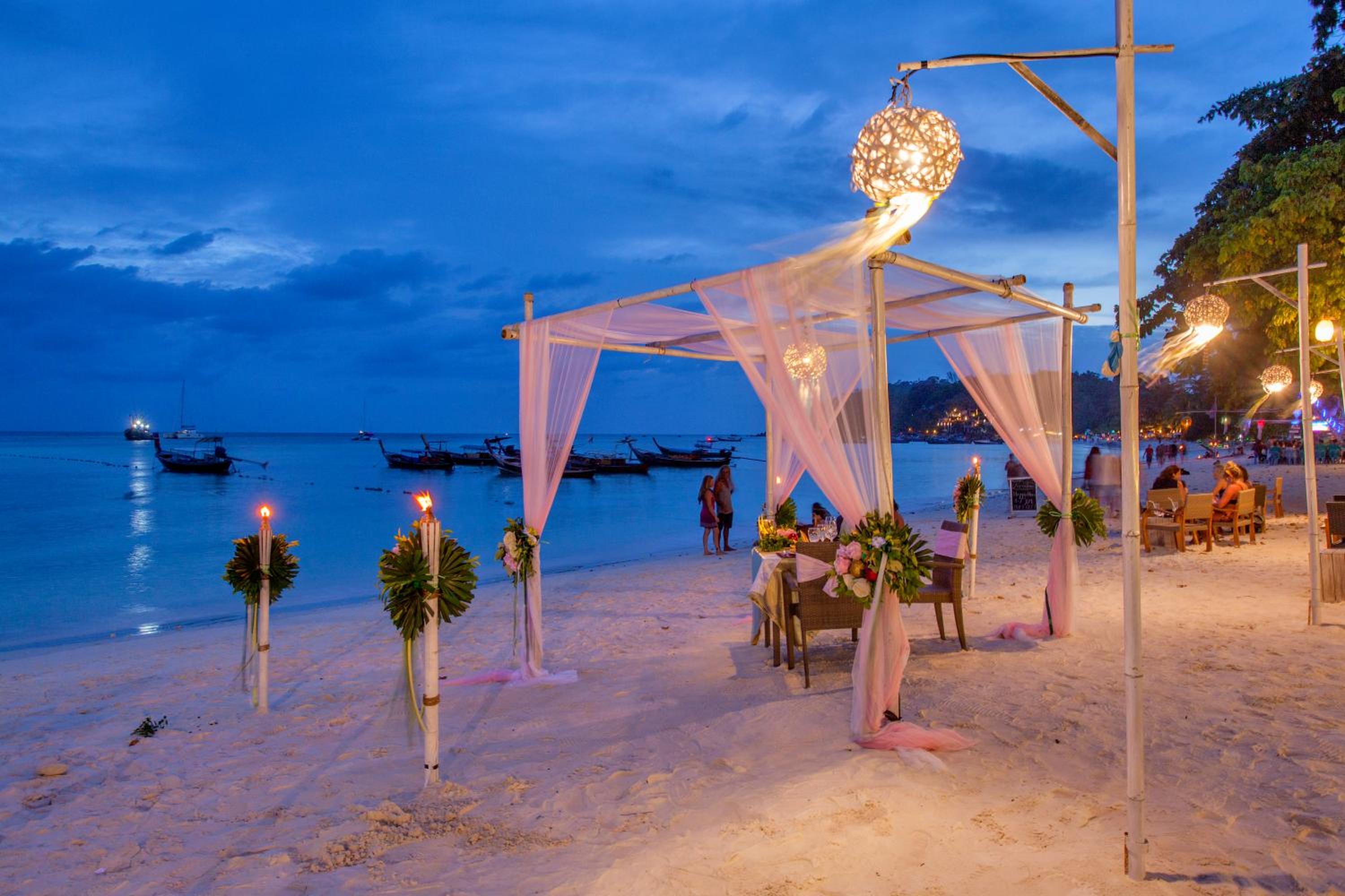 AKIRA Lipe Resort