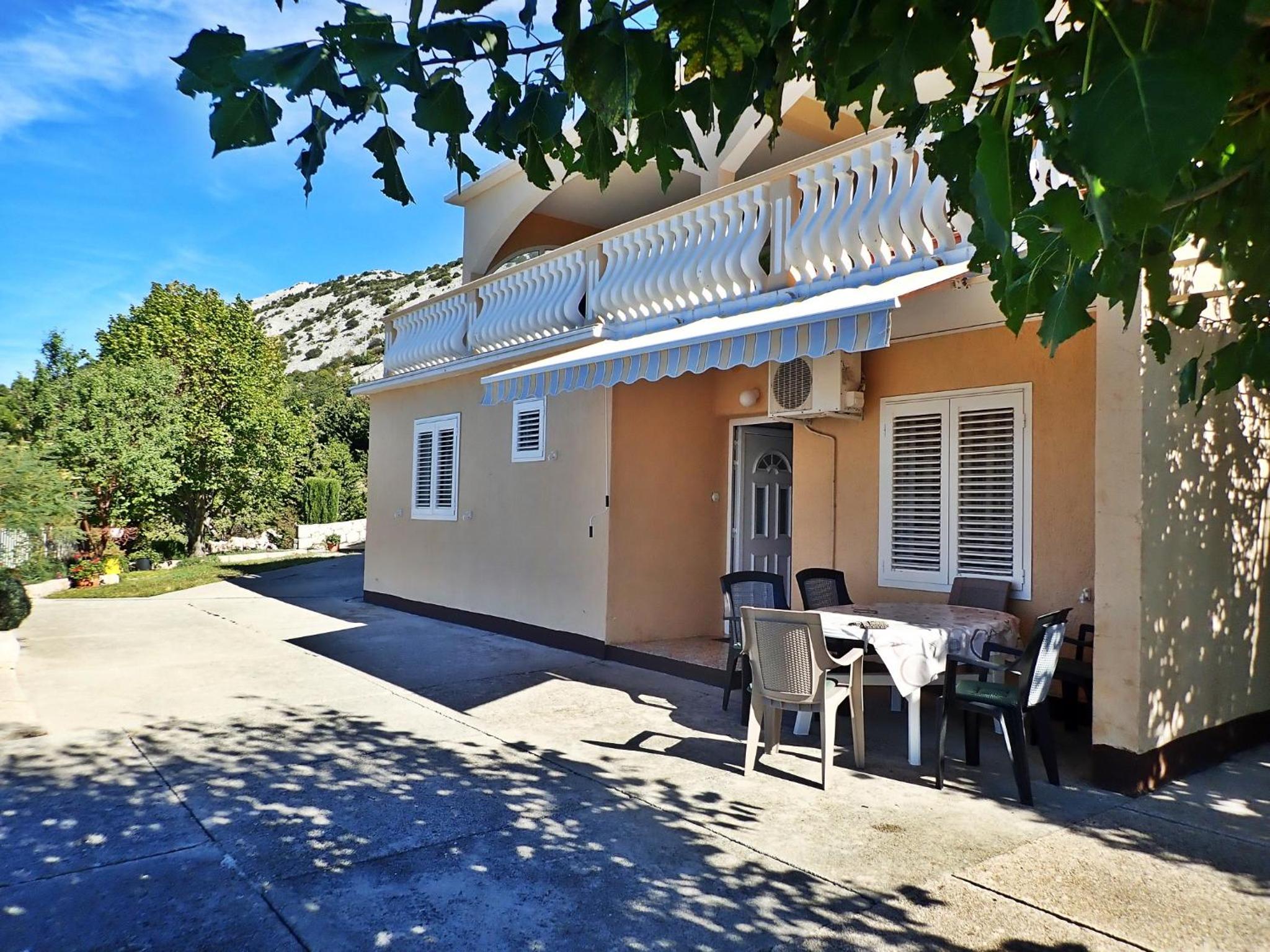 Apartment Jela at the seafront view 3