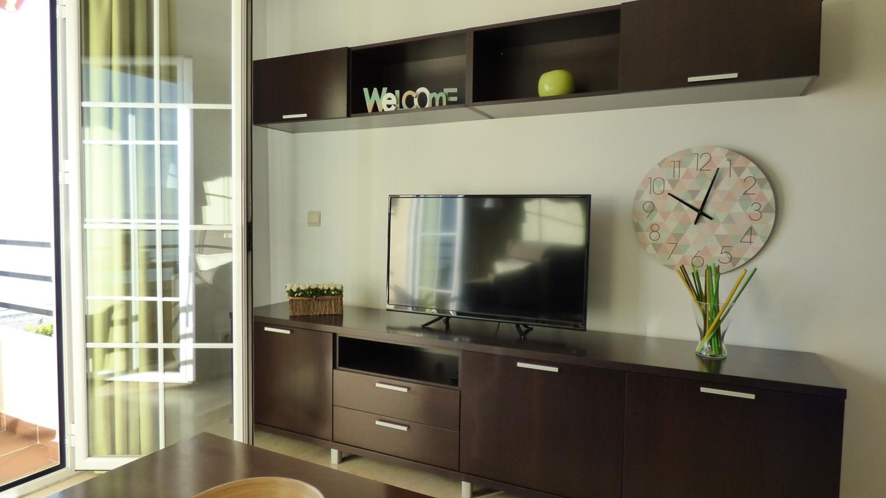 Apartamento Moderno en primera linea de playa con terraza y vistas al mar- Caleta del Puerto view 5