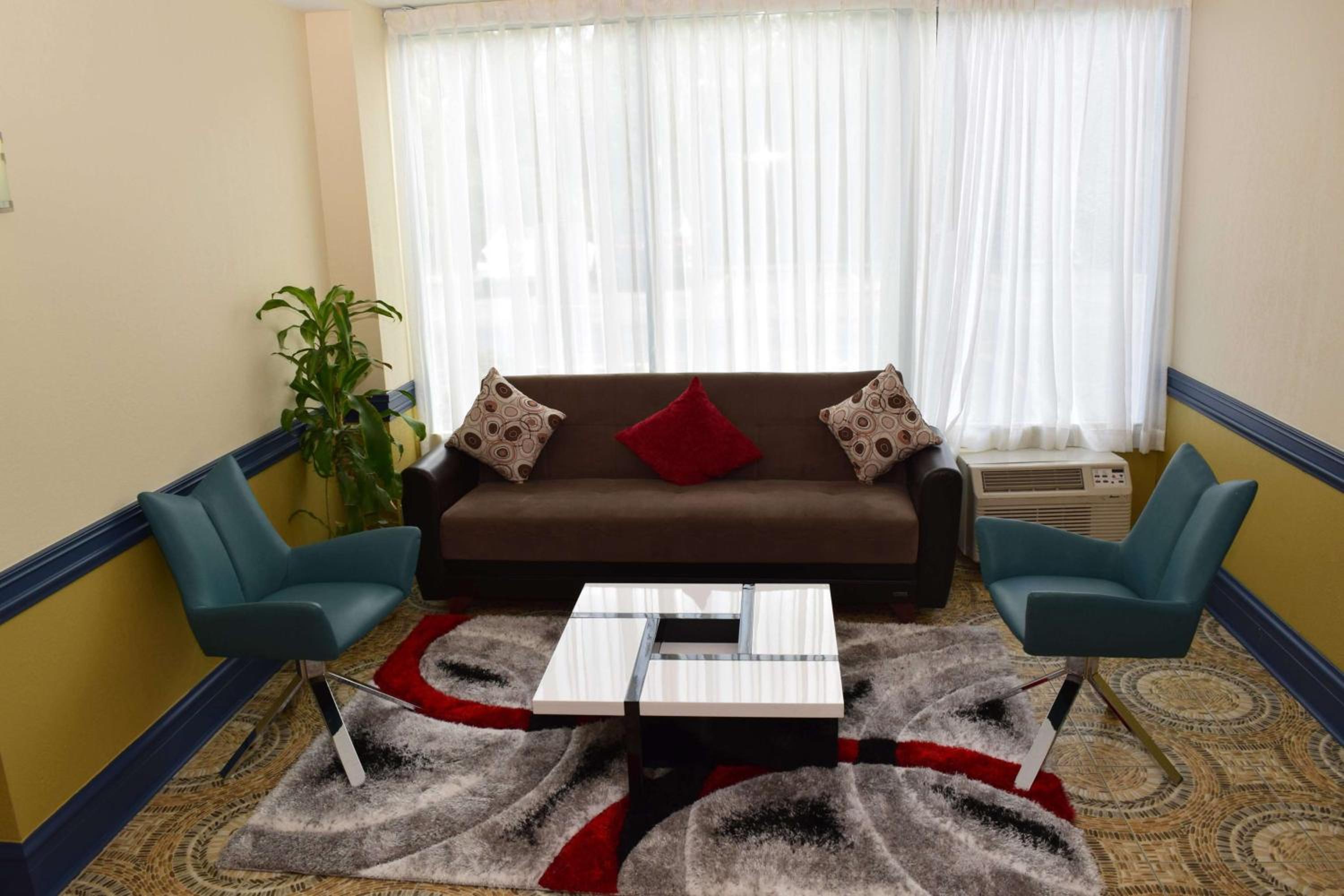 Baymont by Wyndham - Chicago - Addison - O'Hare view 2