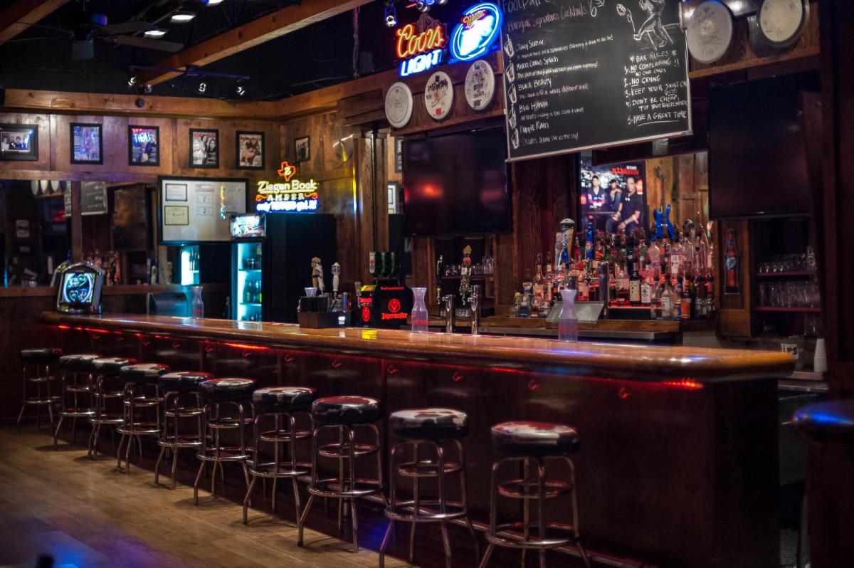 bar