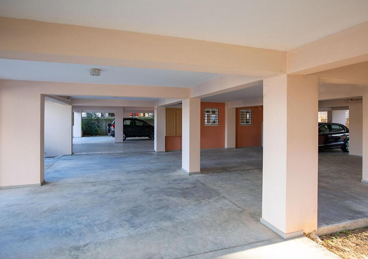 V Luxury Apartment 1 view 5