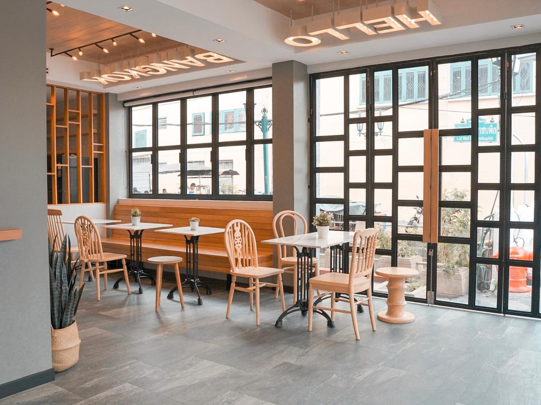 YAKTHAI POSHTEL