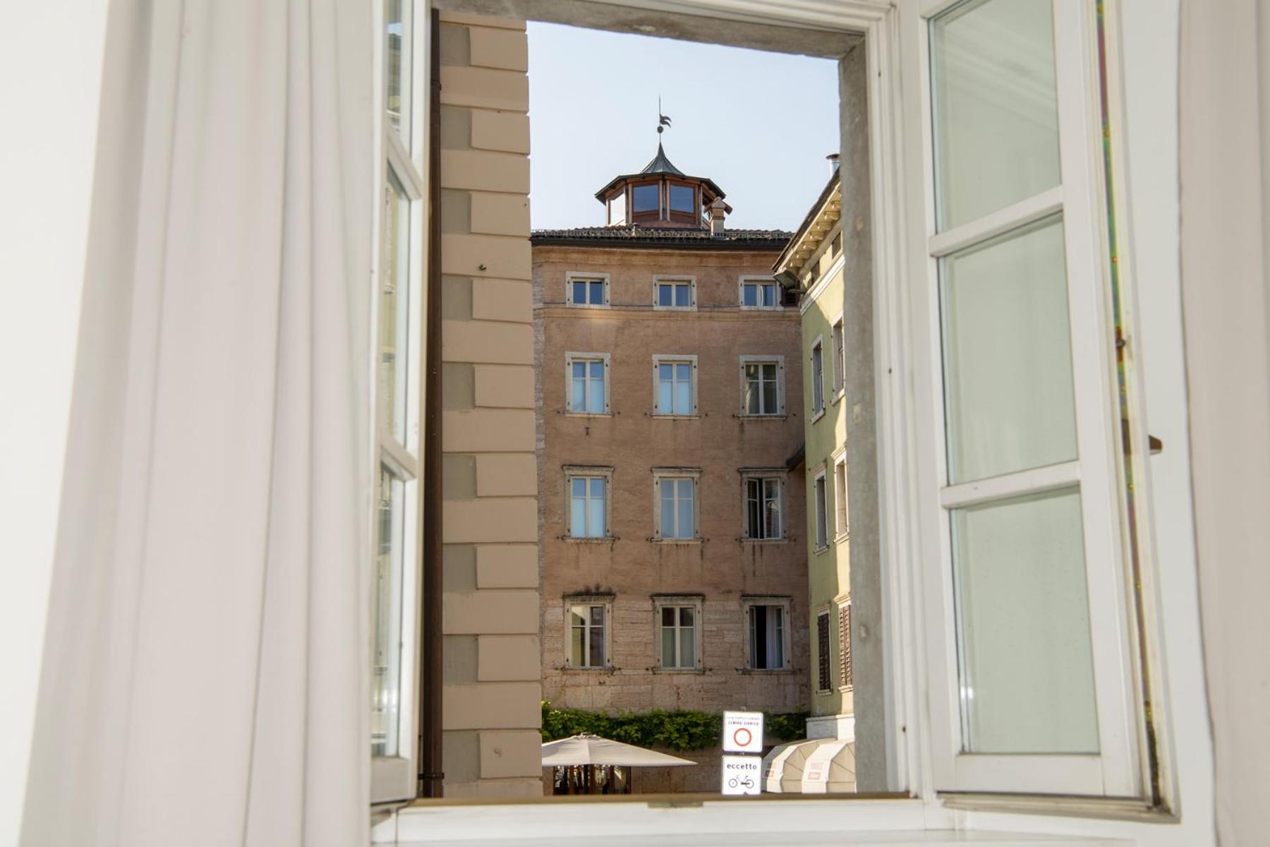 YUGOGO MAZZINI 41 Trento Centro view 5