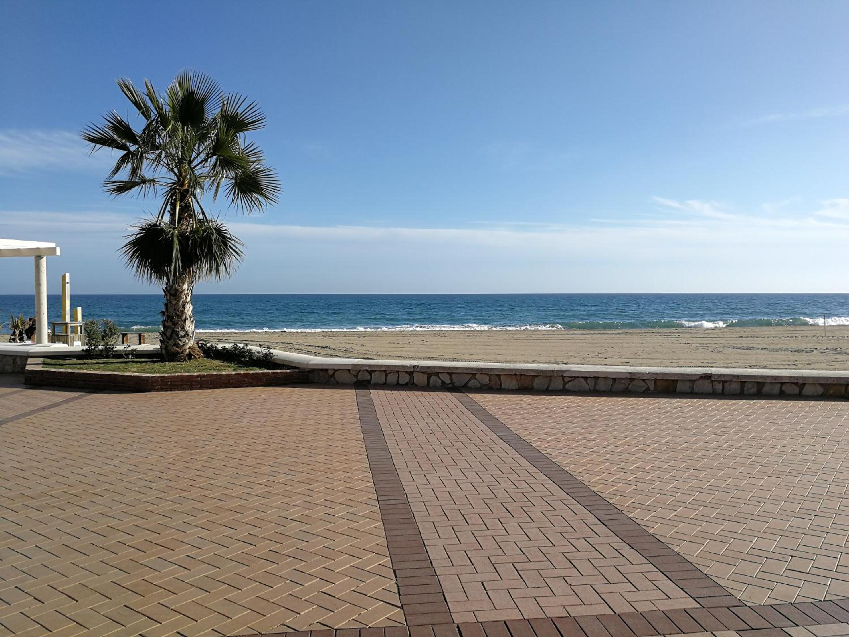 Gran apartamento para 6 personas en Fuengirola view 3