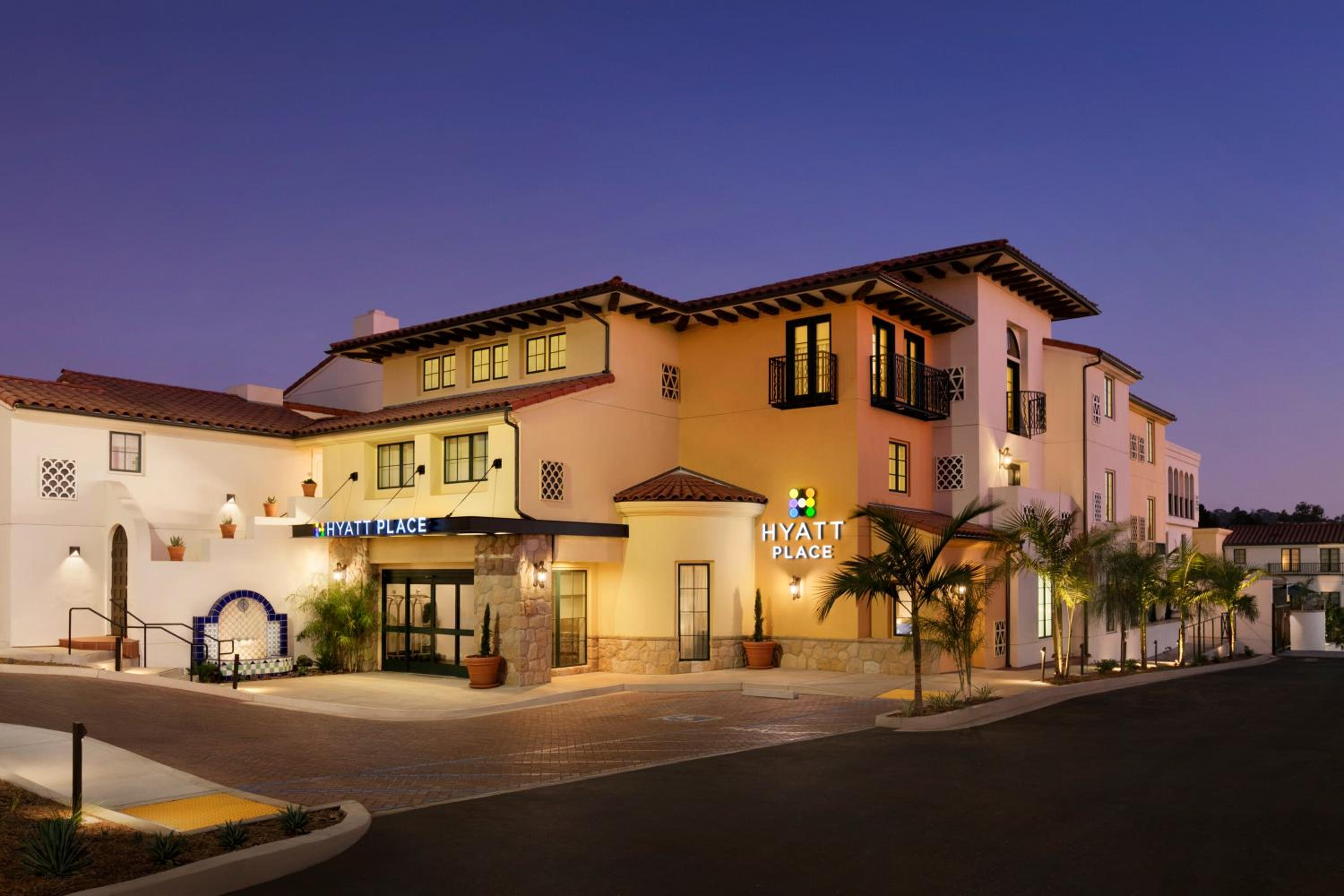Hotel Hyatt Place Santa Barbara - Image 1