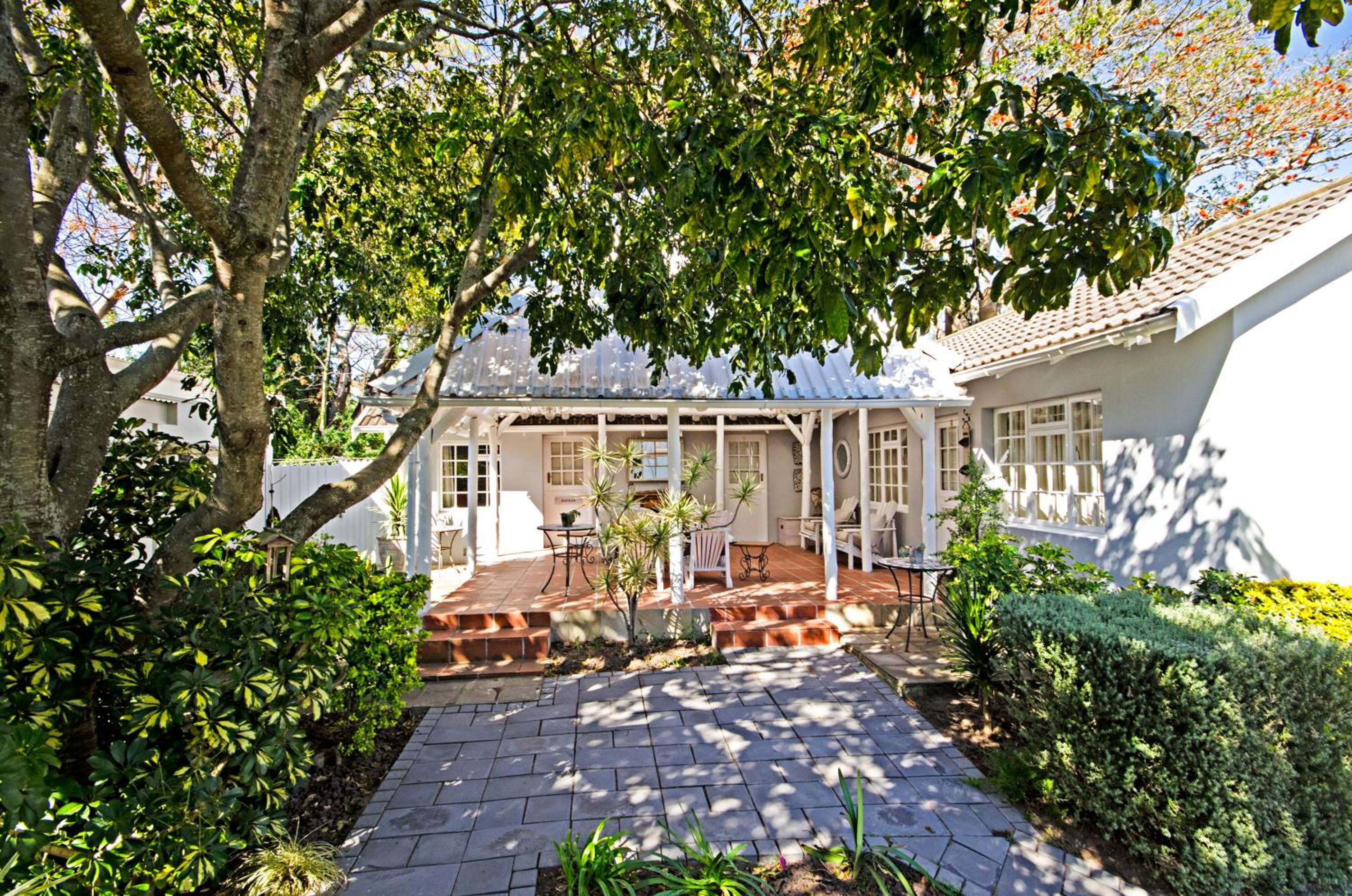 Lodge on Main Guest House and Conference Centre