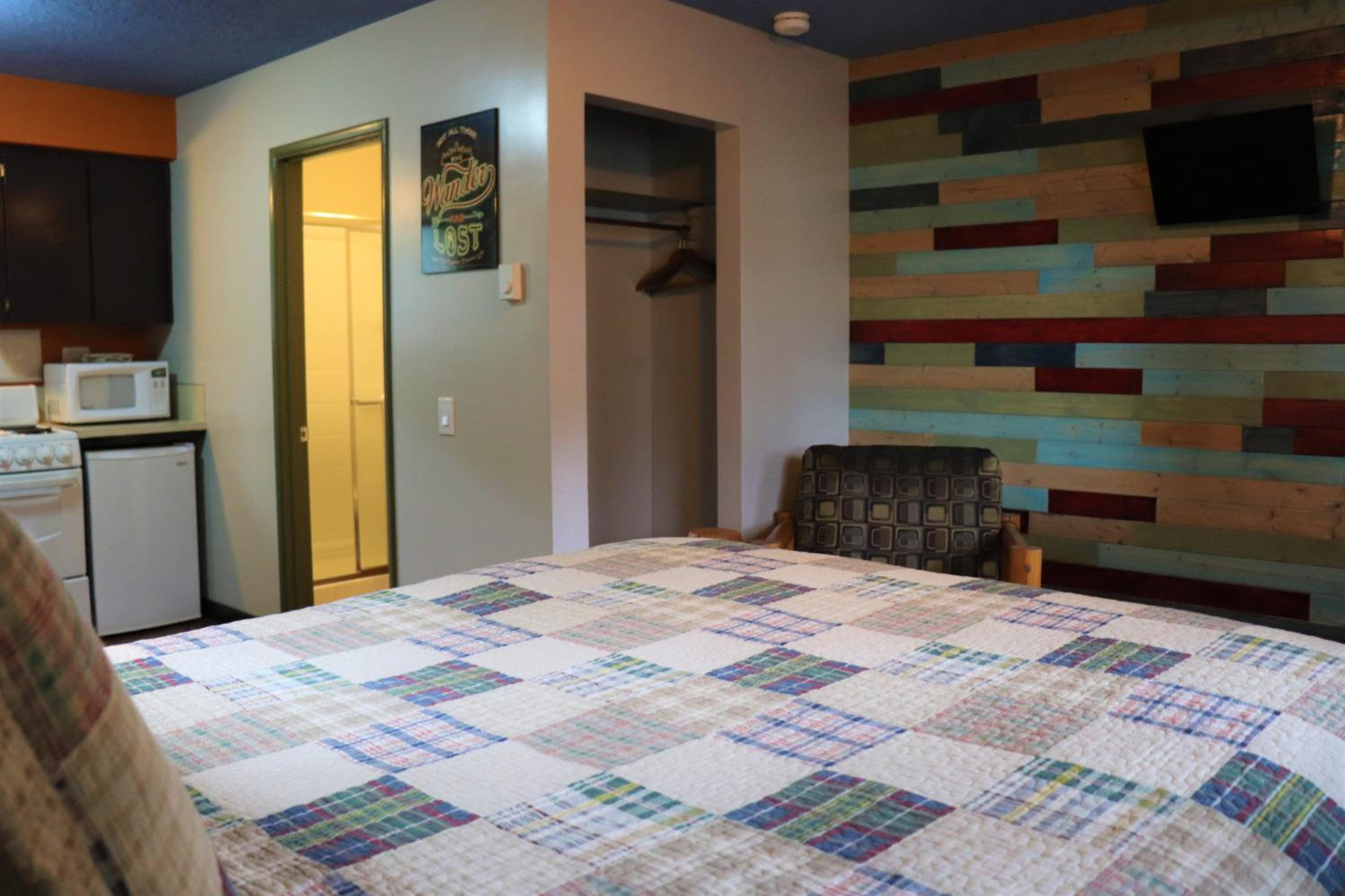 Lone Fir Resort