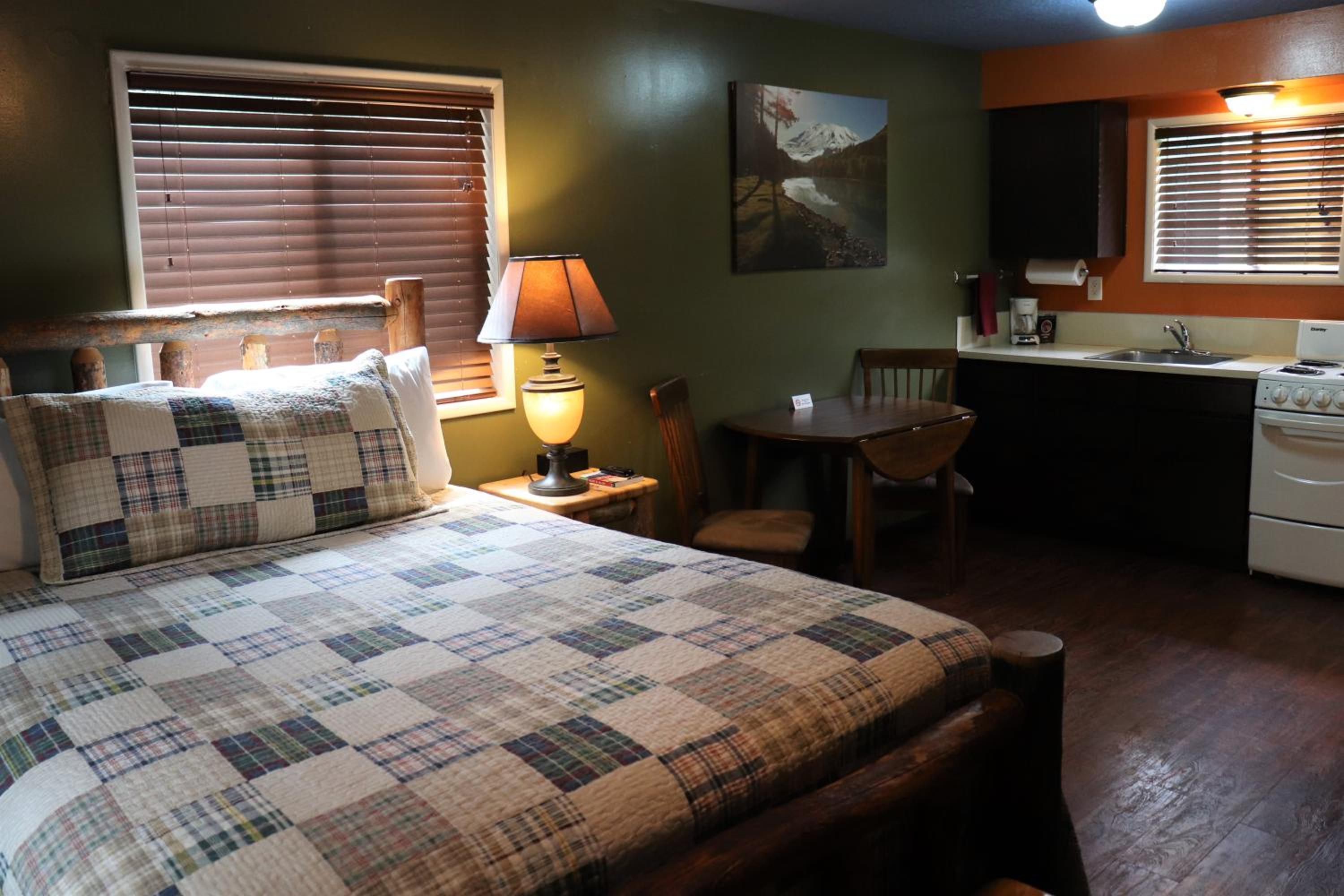 Lone Fir Resort