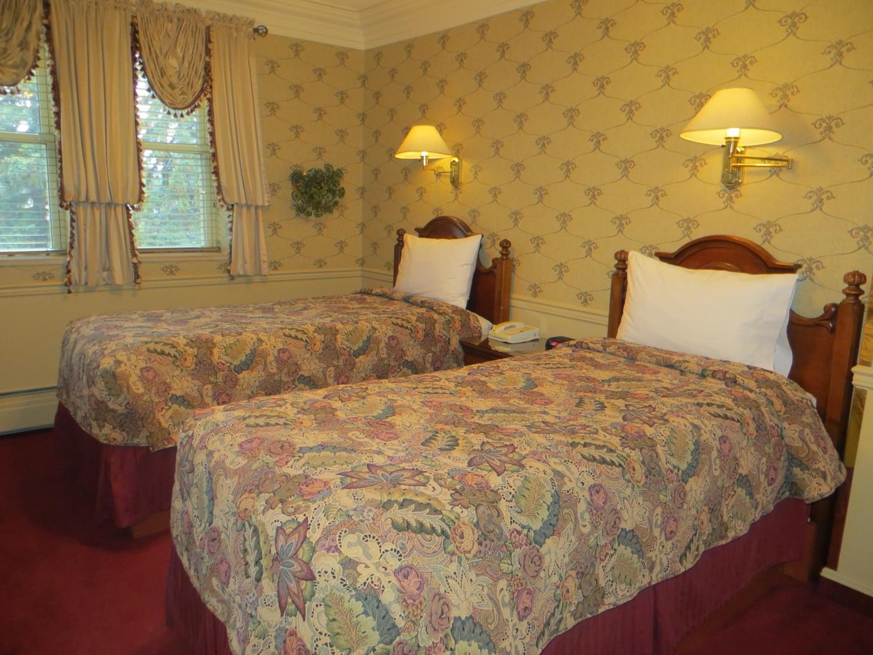 Jasper Vacations - Athabasca Hotel - Property Image 3