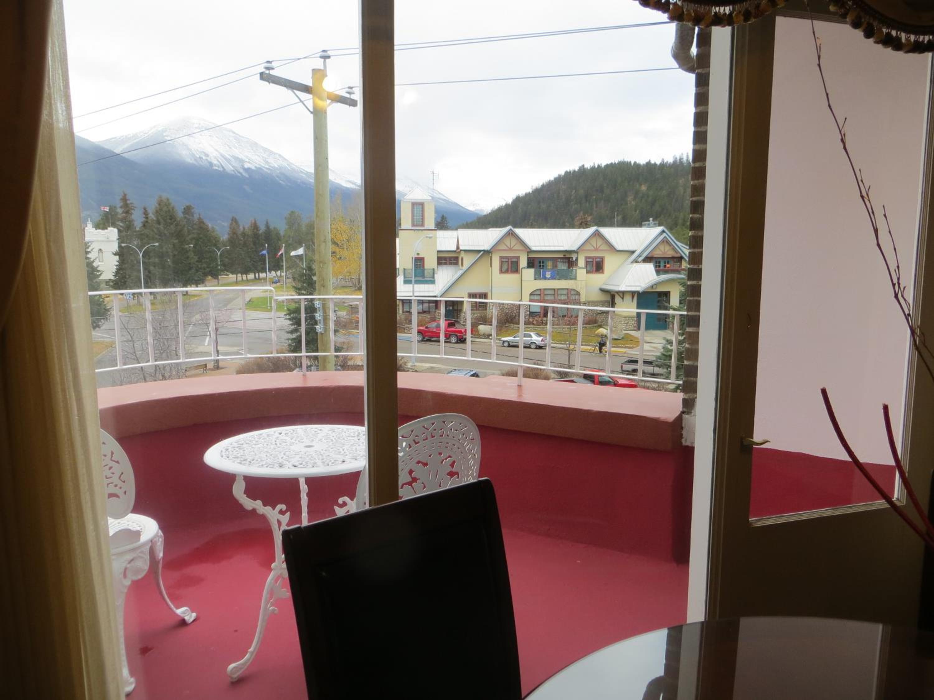 Jasper Vacations - Athabasca Hotel - Property Image 1
