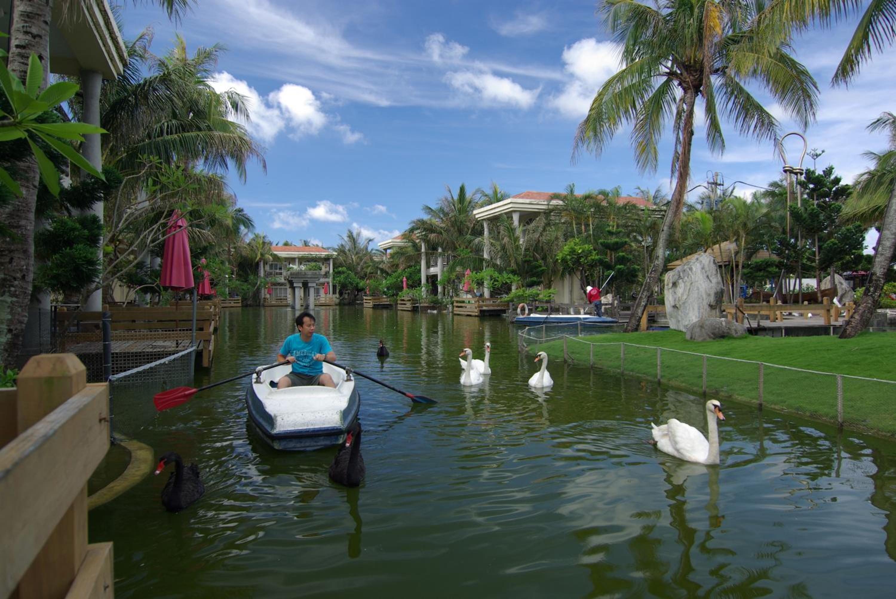 Swan Lake Villa Resort