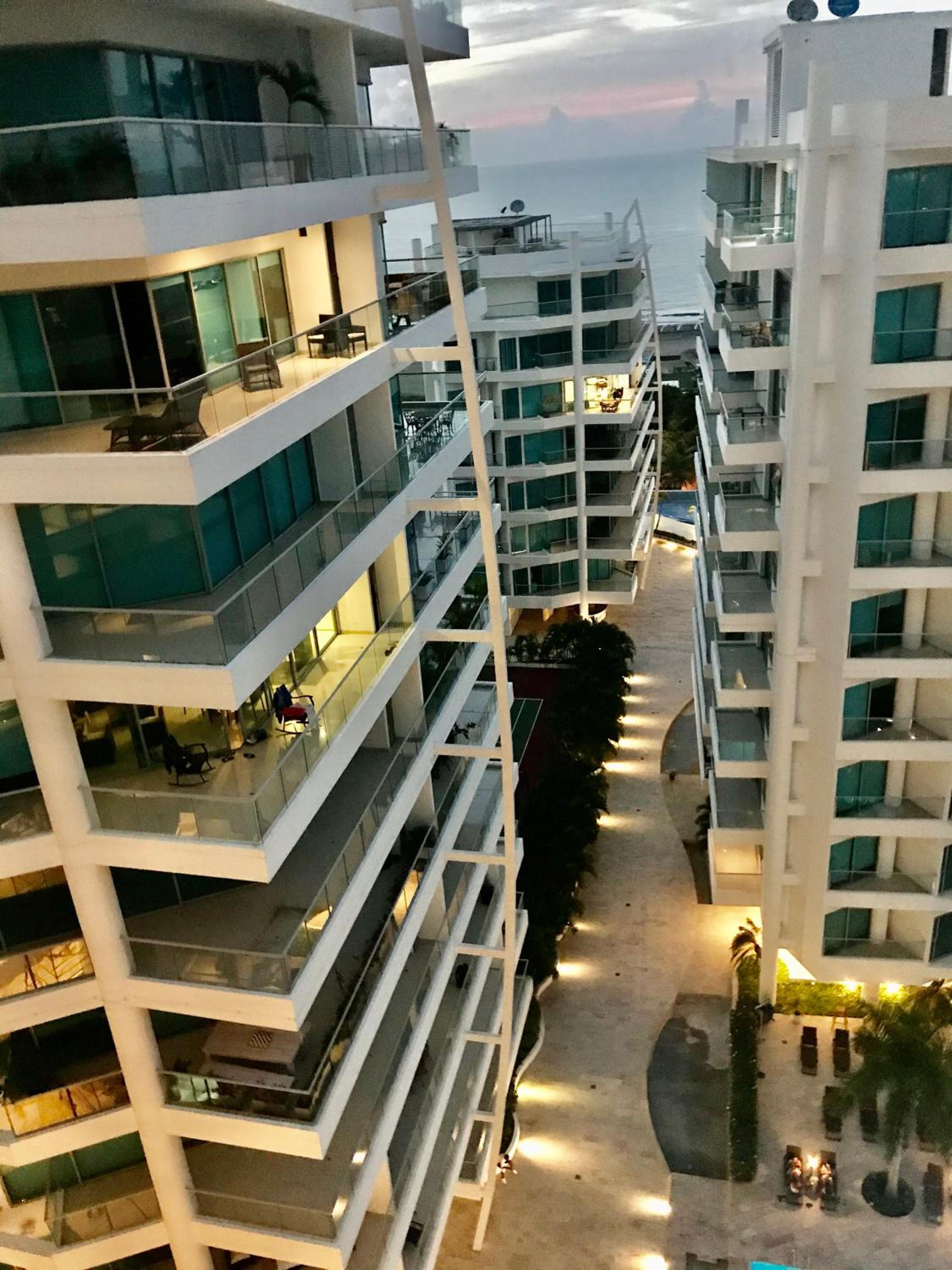 Lujoso Apartamento Sector Morros Vista al Mar
